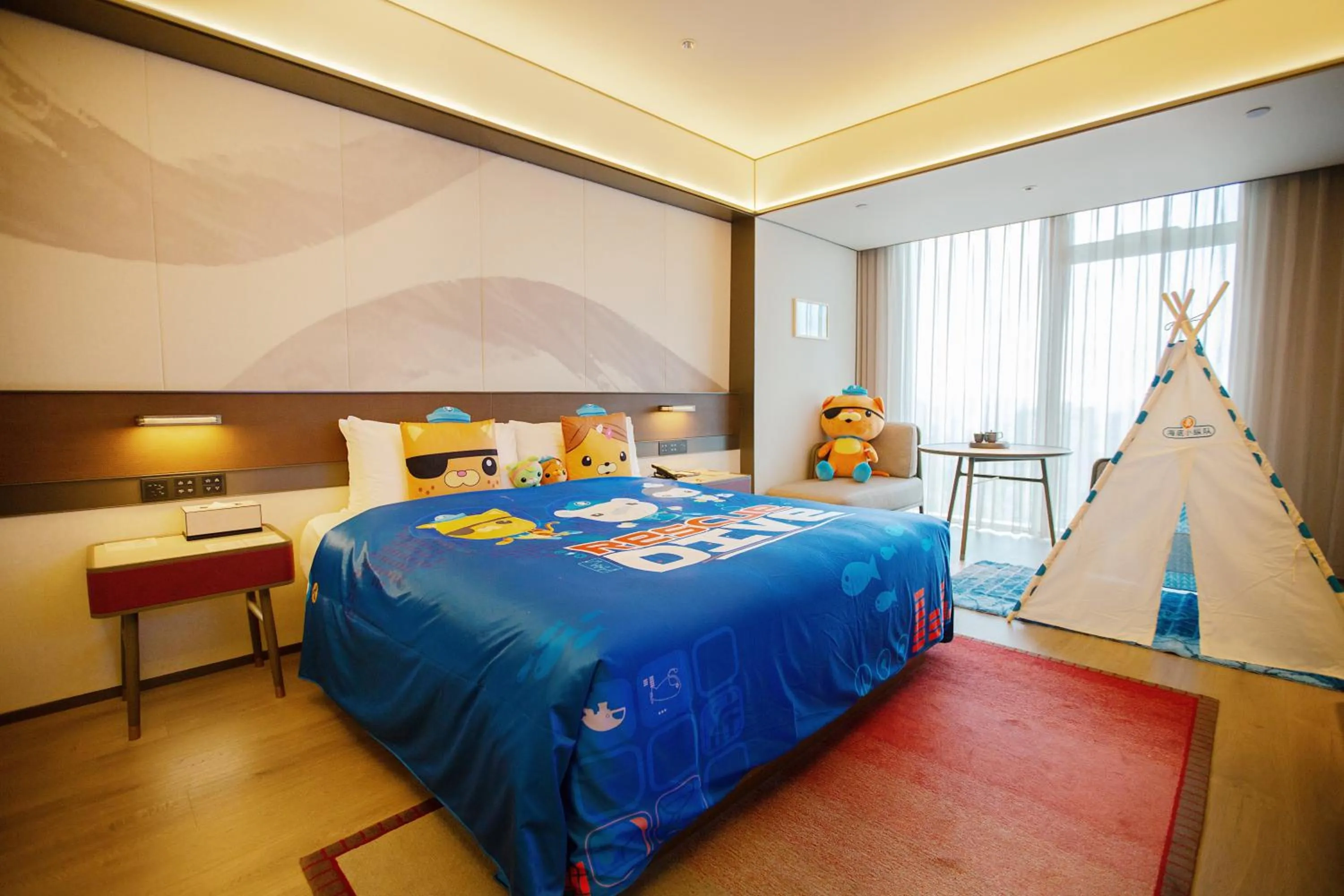 Photo of the whole room, Bed in JOYA Hangzhou Qianjiang New Town