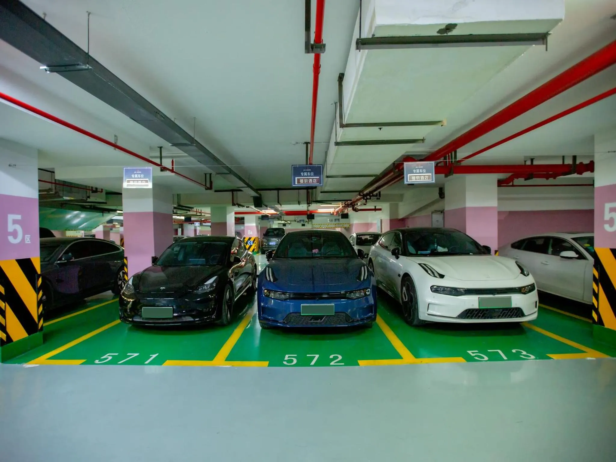 Parking in JOYA Hangzhou Qianjiang New Town