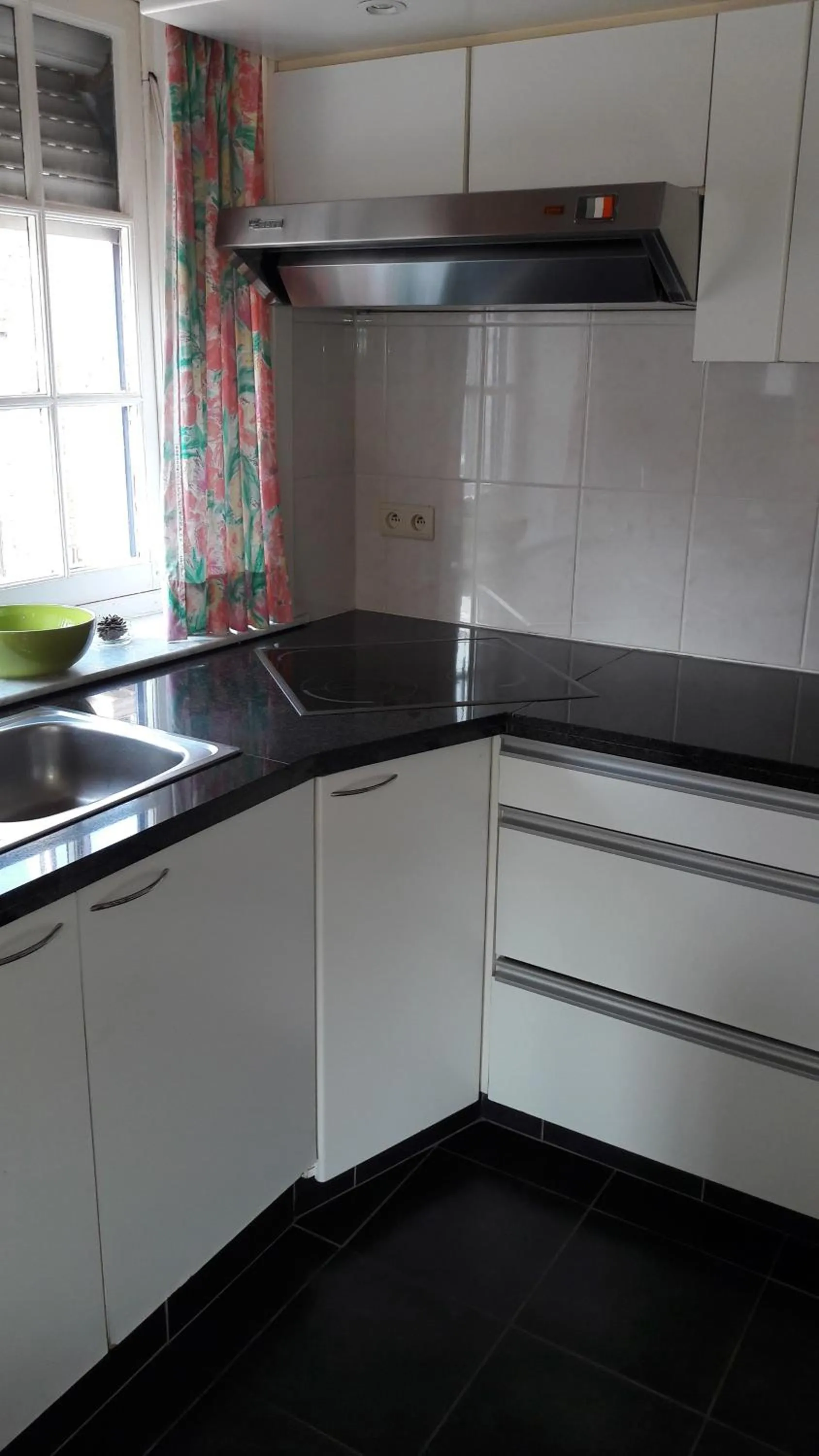 Kitchen or kitchenette in Apartment Descamps