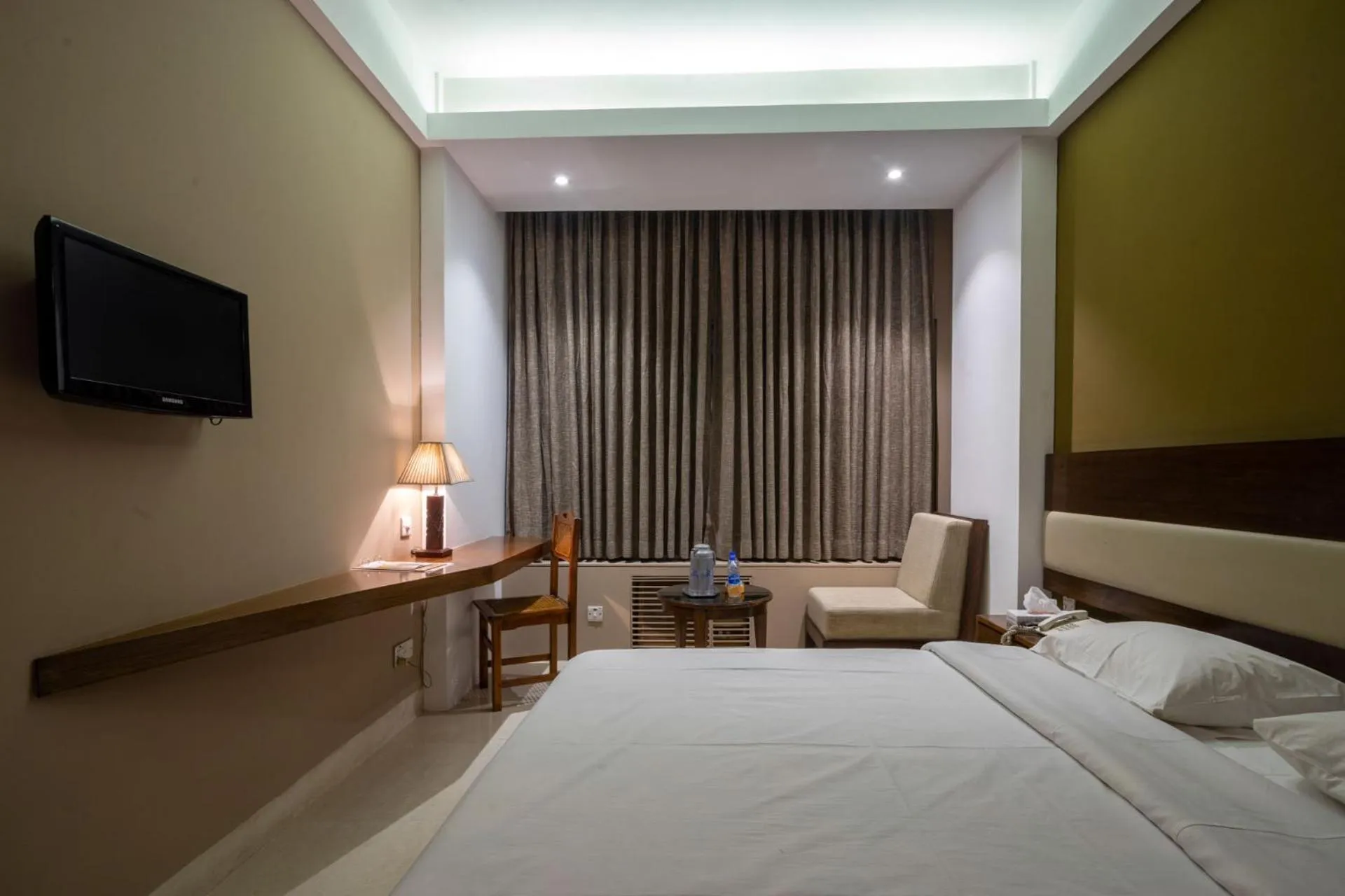 Bed in Hotel Ashrafee