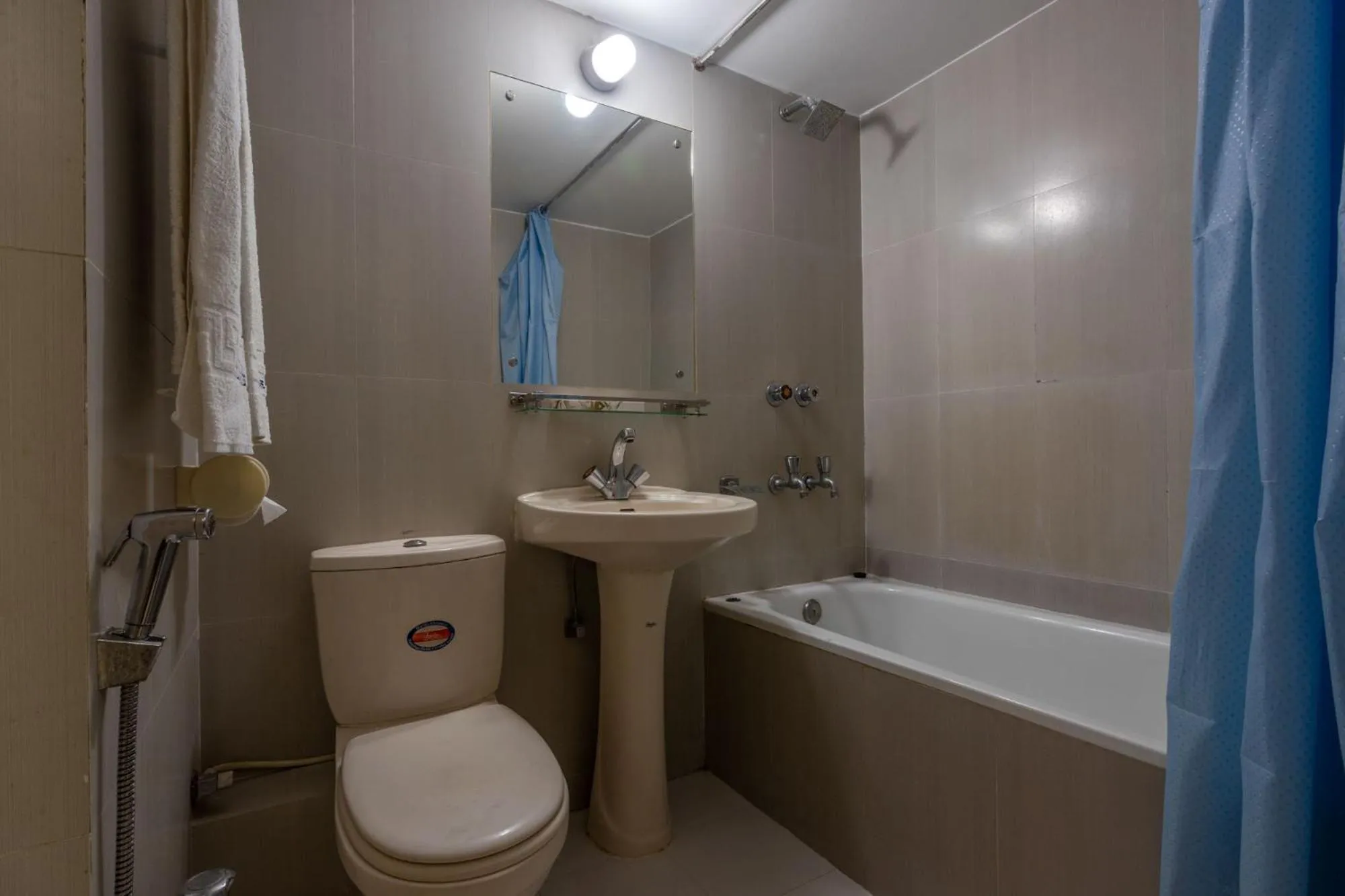 Toilet in Hotel Ashrafee