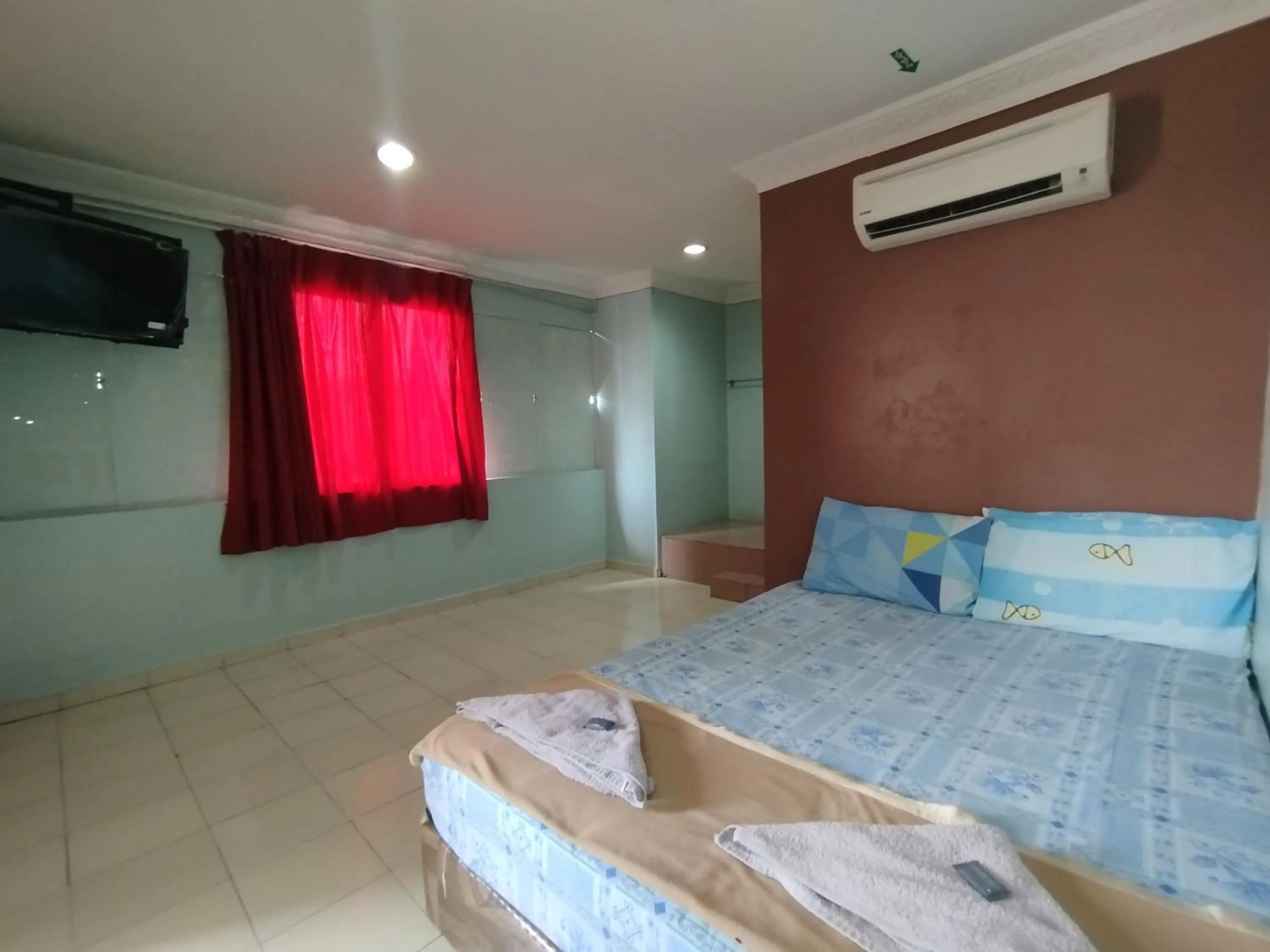 TV and multimedia, Bed in Sentosa Villa Hotel