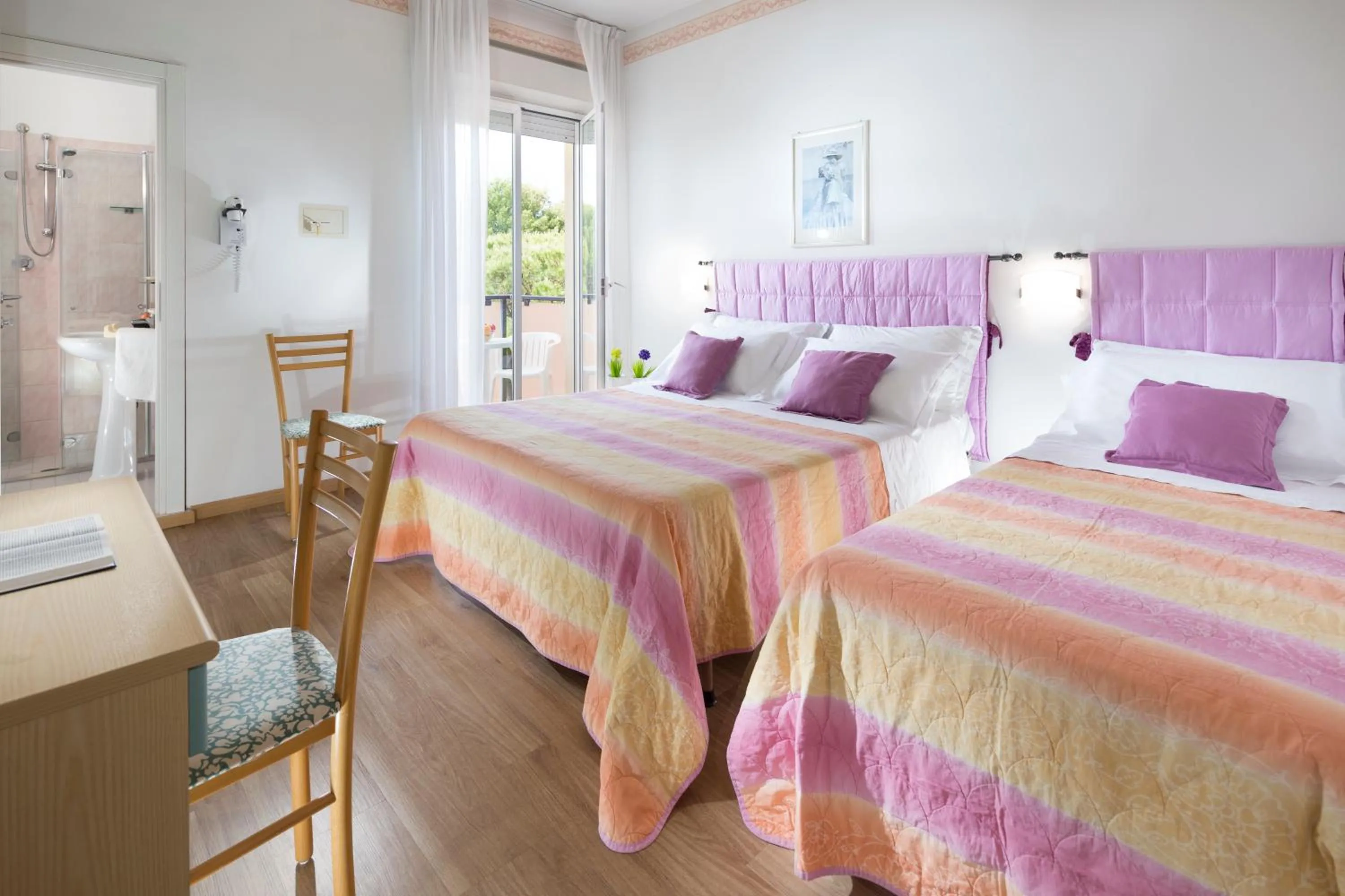 Photo of the whole room in Hotel Tulipe Nazionale