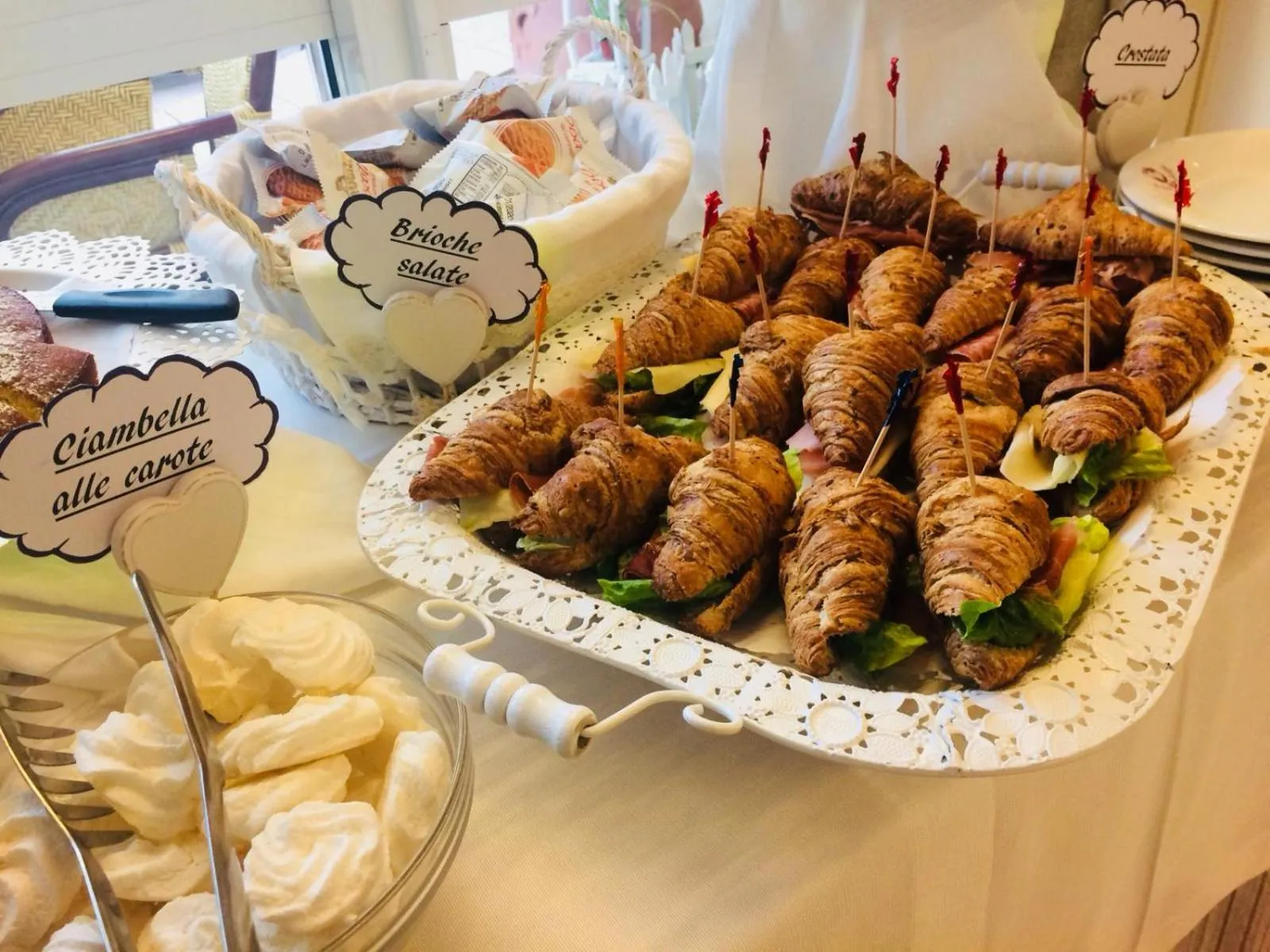 Buffet breakfast in Hotel Tulipe Nazionale