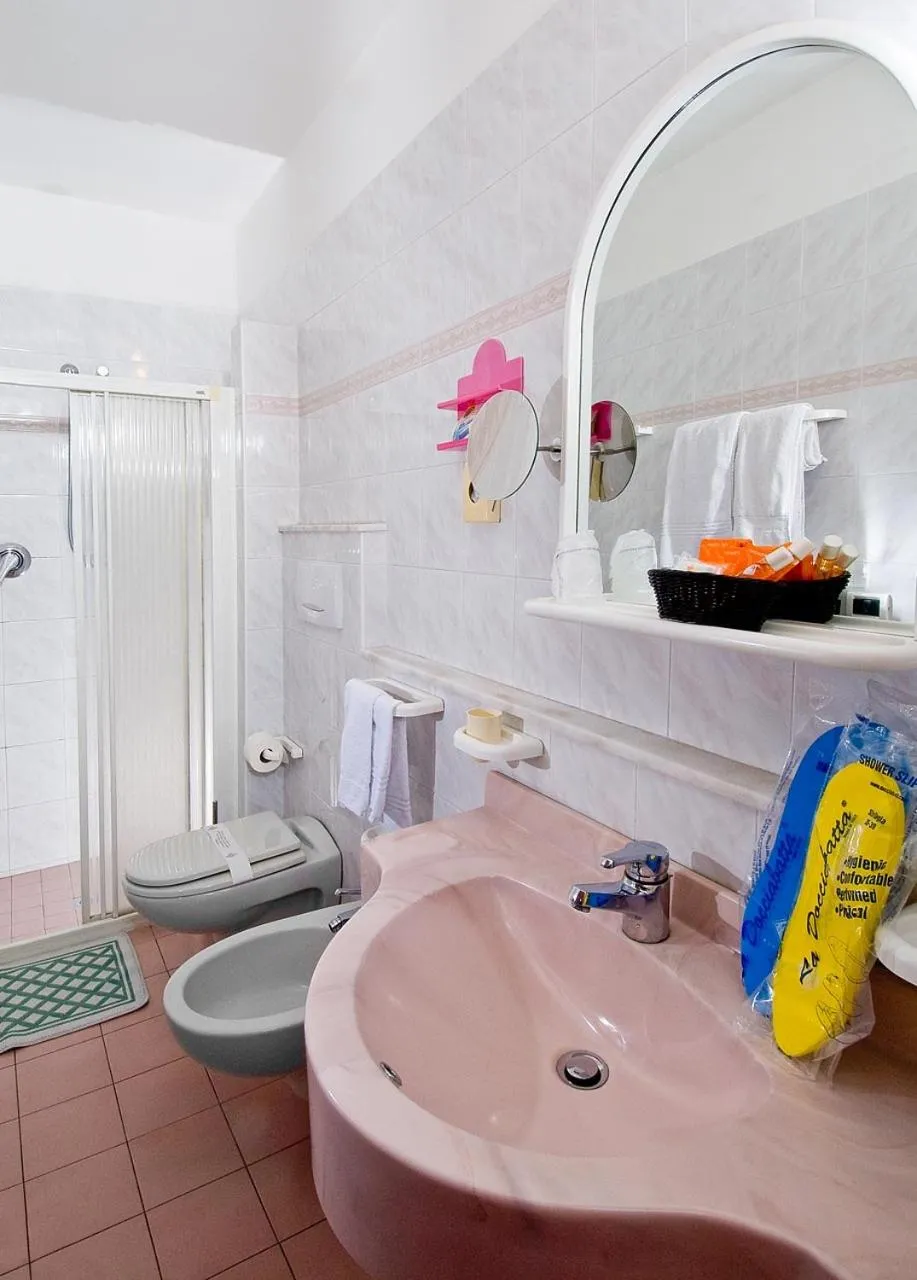 Bathroom in Hotel Tulipe Nazionale