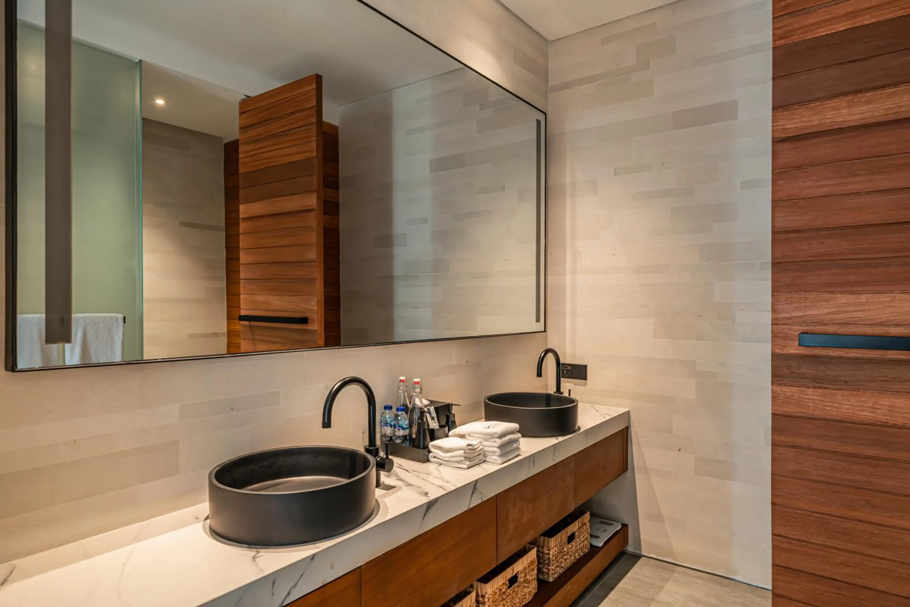 Shower in Body Factory Lifestyle Residence Canggu