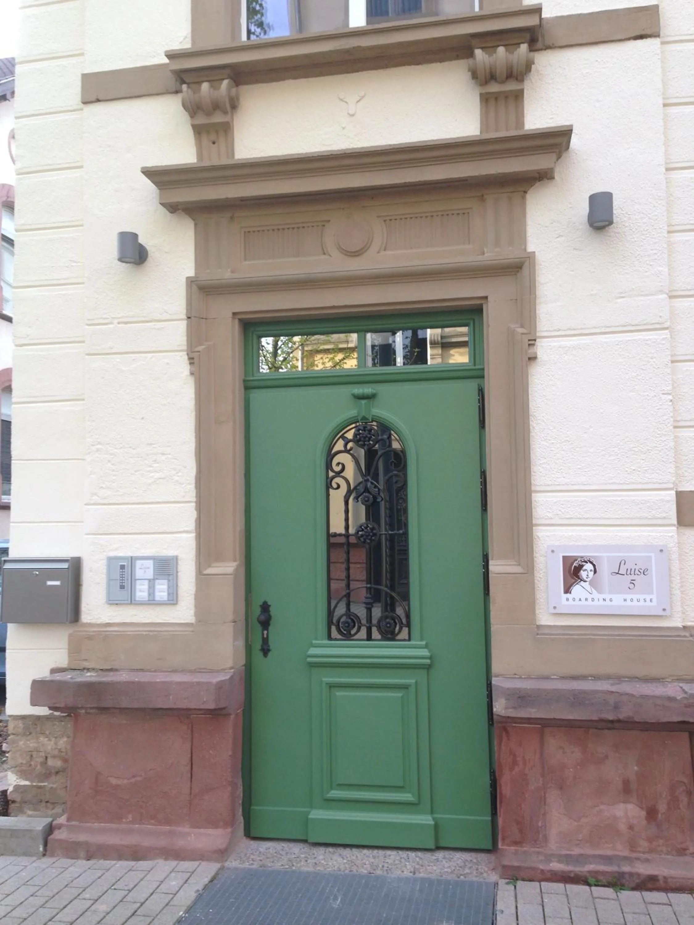 Facade/entrance in Boardinghouse Luise 5