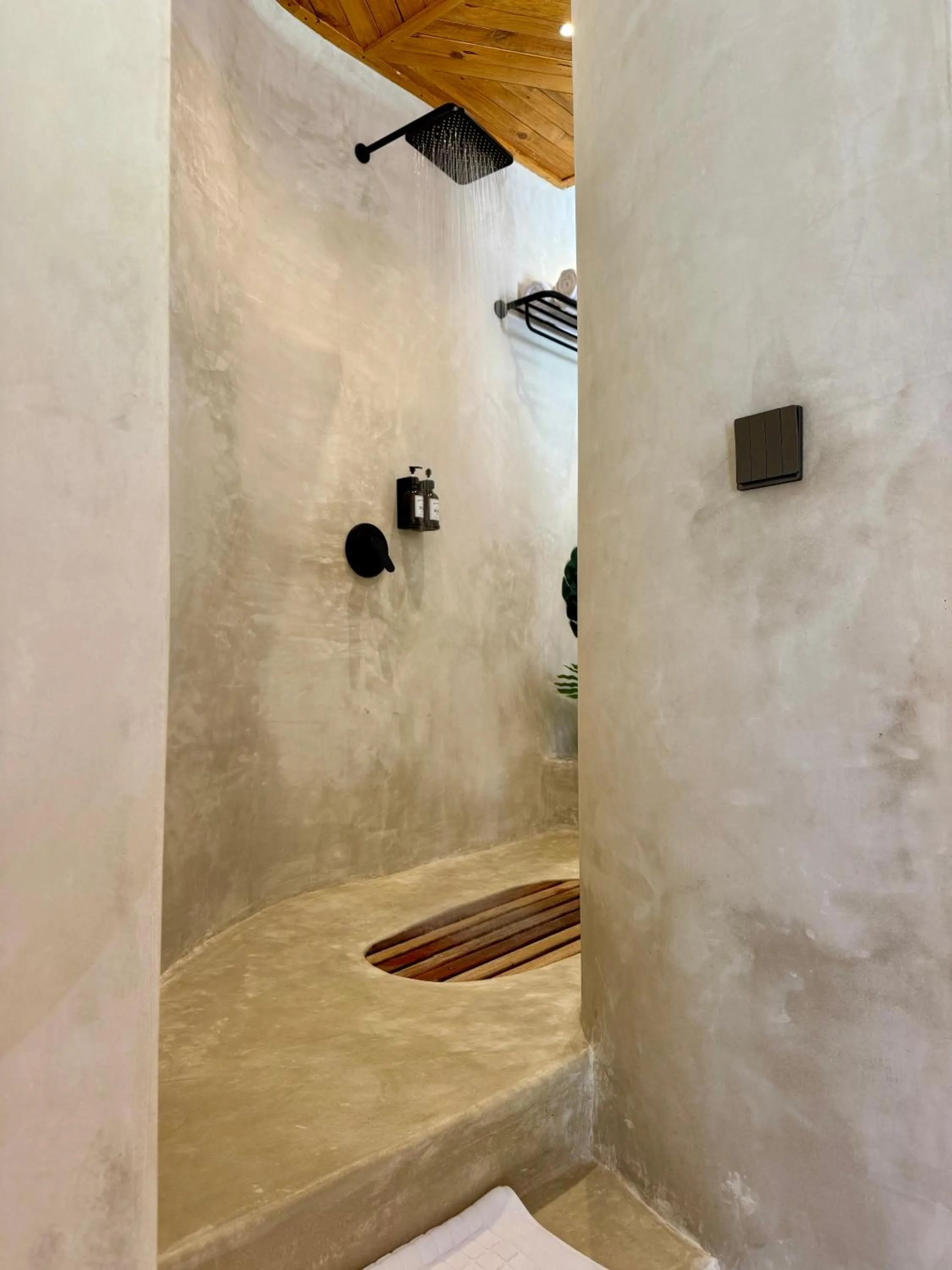 Shower in Kai Zanzibar Hotel and Spa