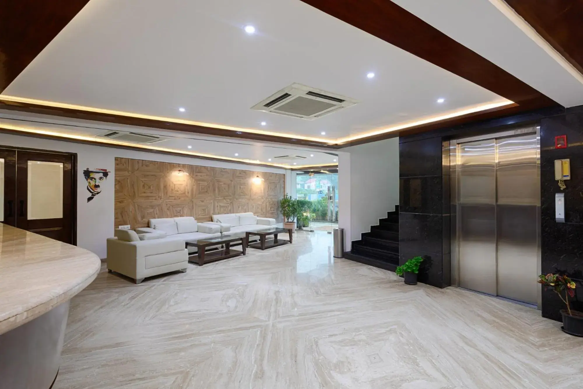 Lobby or reception in Aveda Diwatel Lobby or reception in Aveda Diwatel