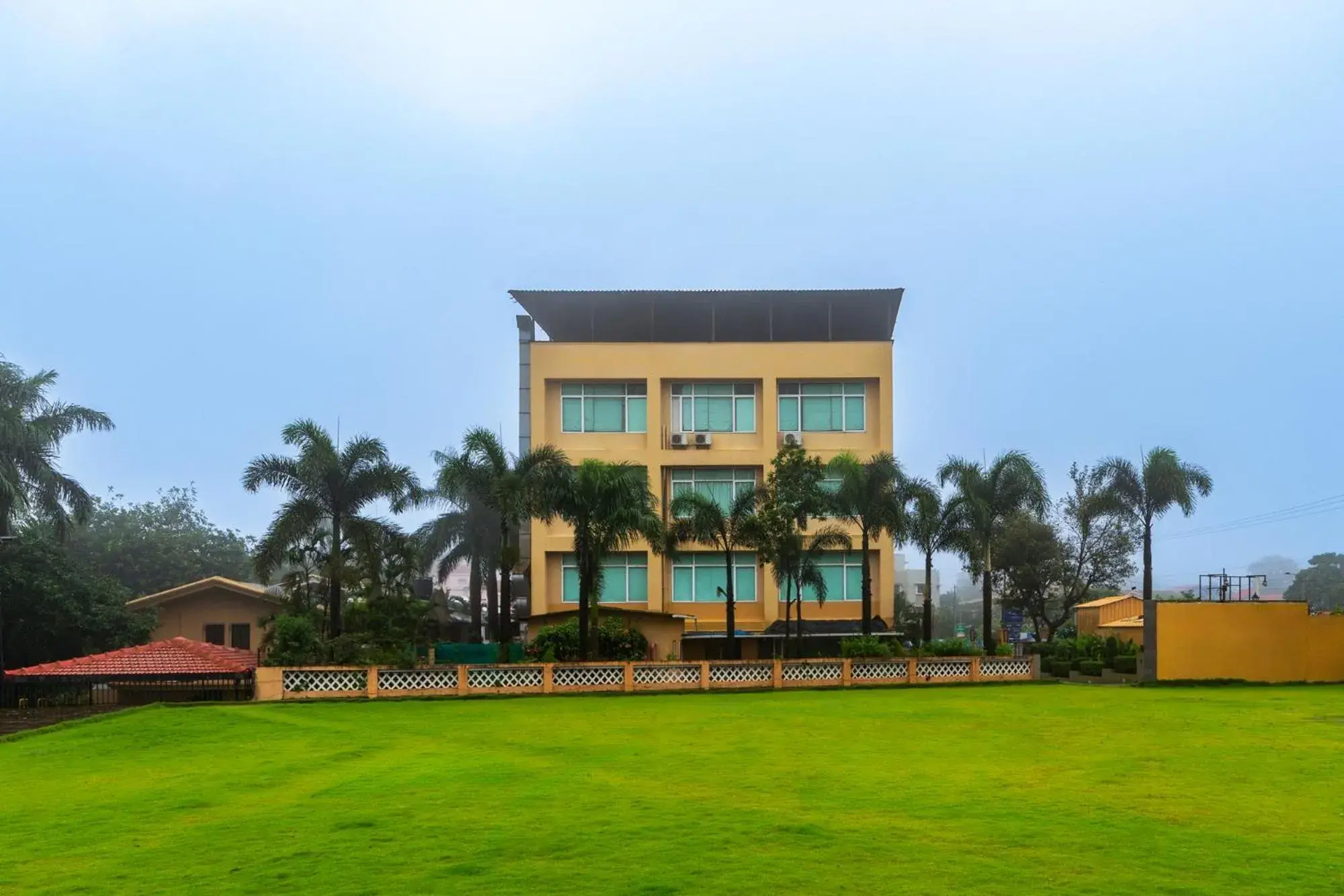 Property building in Aveda Diwatel Property building in Aveda Diwatel