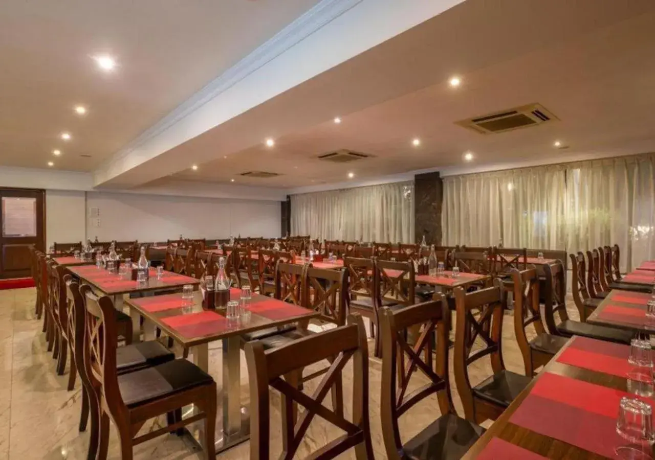 Restaurant/places to eat in Aveda Diwatel Restaurant/places to eat in Aveda Diwatel