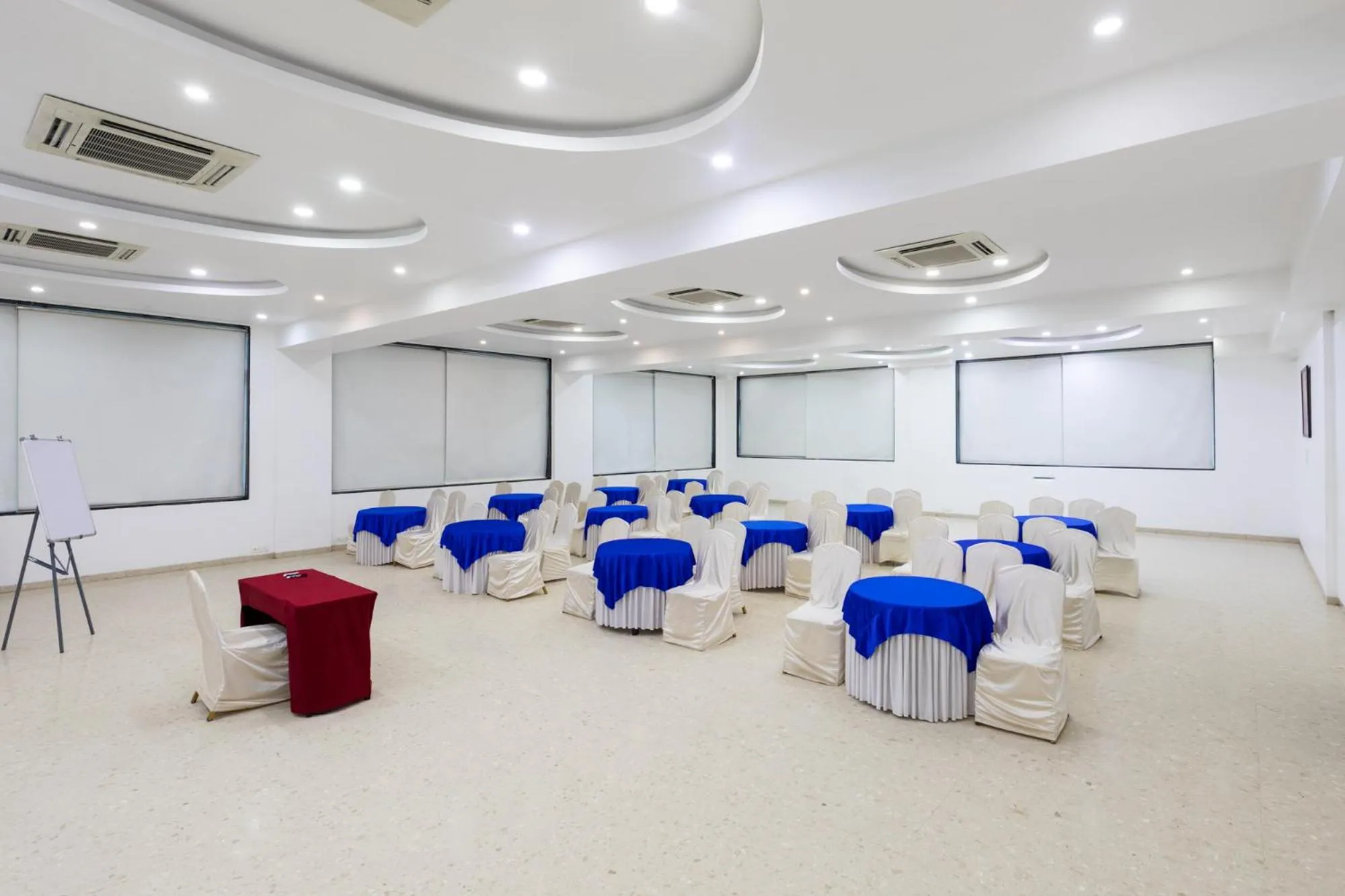 Banquet/Function facilities in Aveda Diwatel