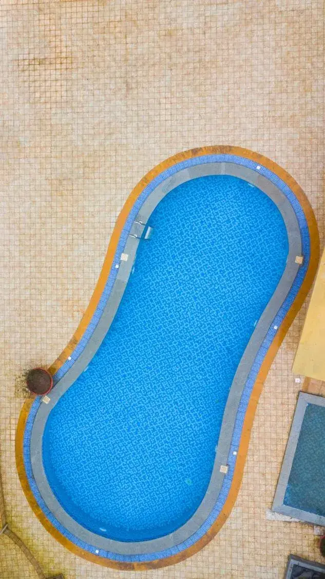 Swimming pool in Aveda Diwatel Swimming pool in Aveda Diwatel