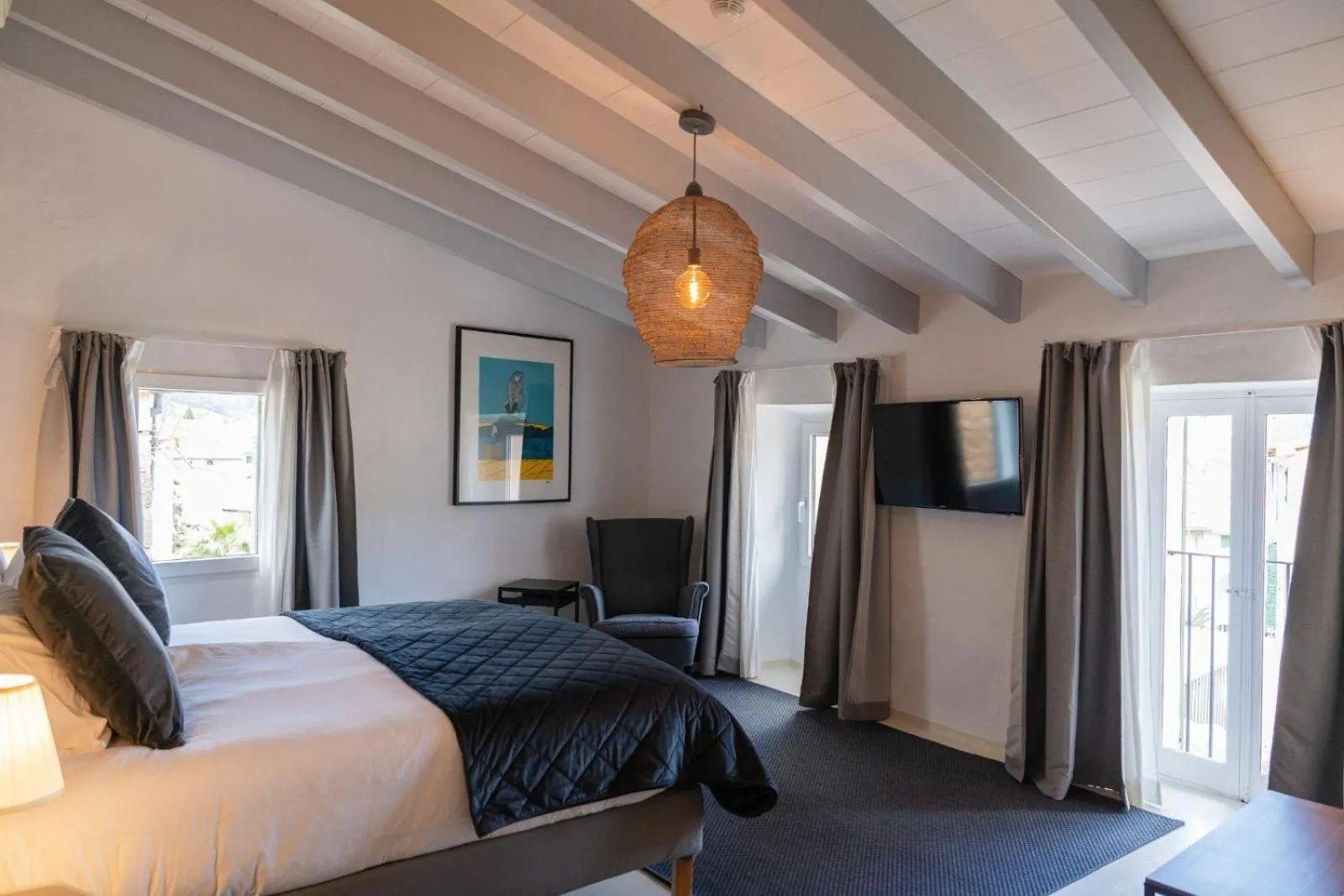 Photo of the whole room, Bed in Solleric Petit Hotel
