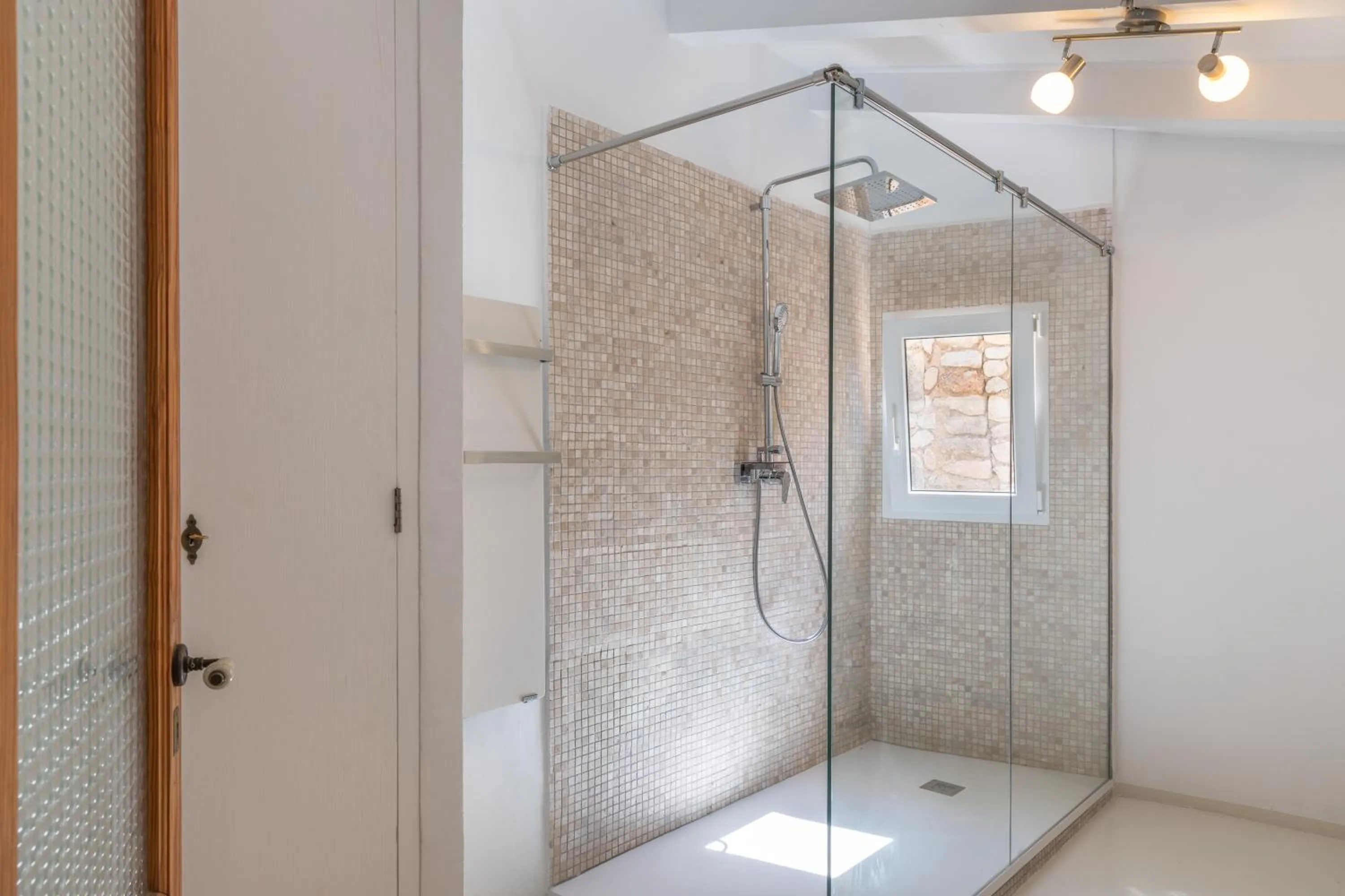 Shower in Solleric Petit Hotel