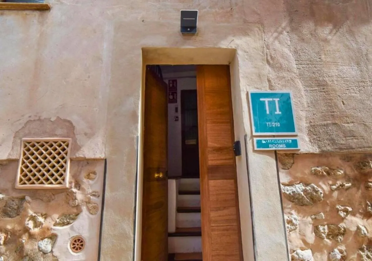 Facade/entrance in Solleric Petit Hotel