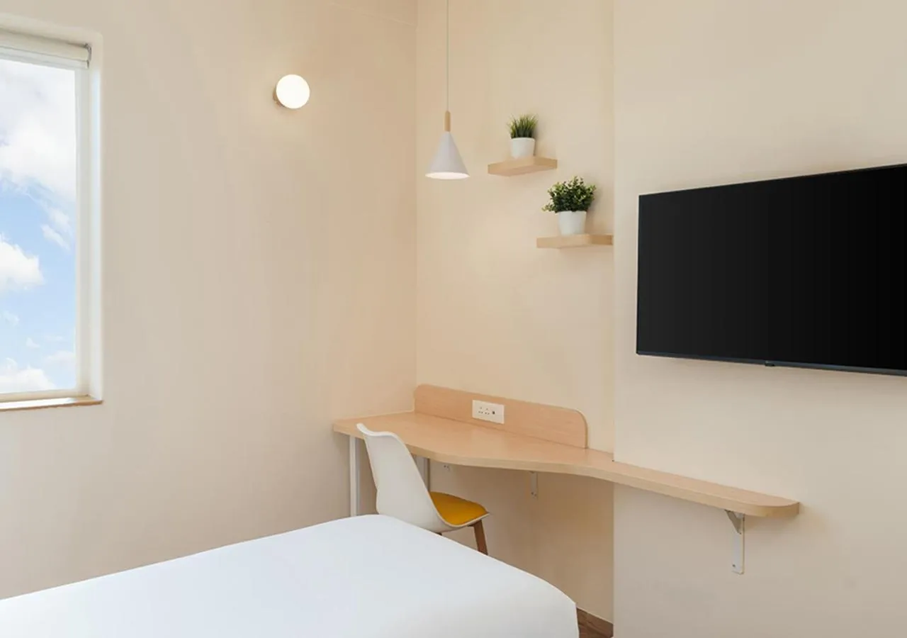 Bed in Bloom Hotel - Jubilee Hills