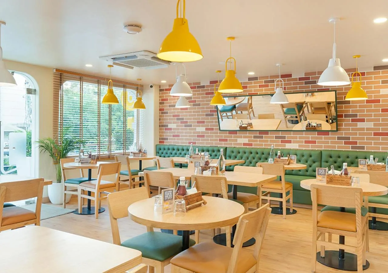 Restaurant/places to eat in Bloom Hotel - Jubilee Hills