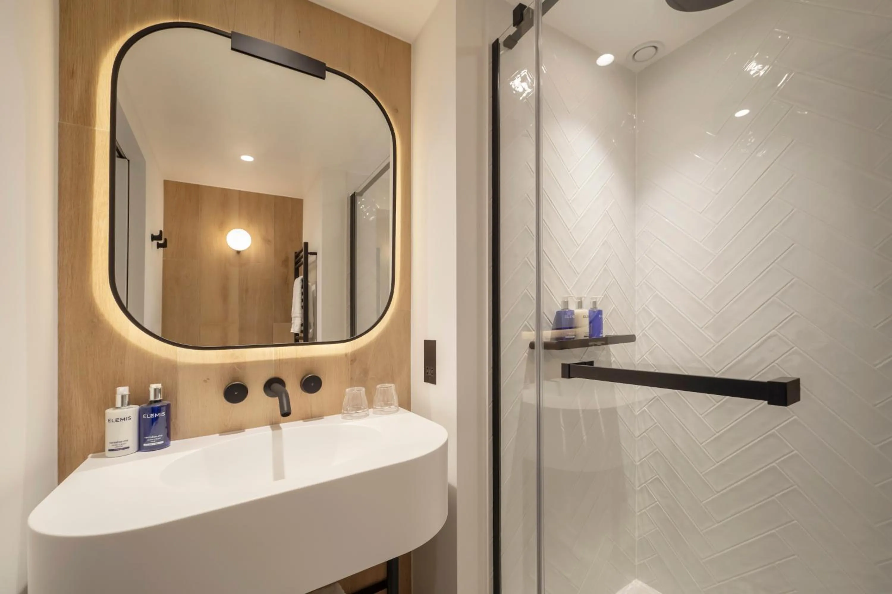 Twin Room in Dorsett Hotel Canary Wharf
