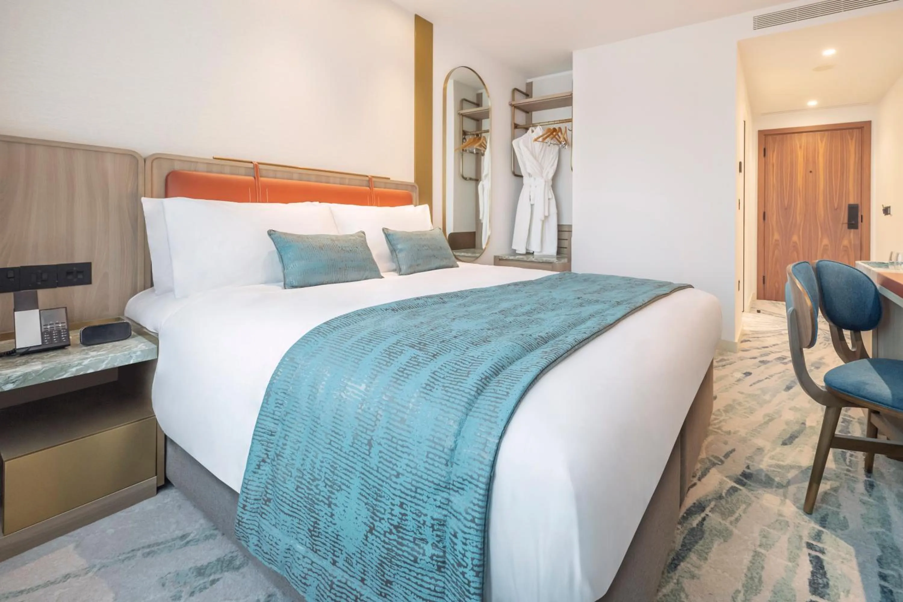 Bedroom, Bed in Dorsett Hotel Canary Wharf