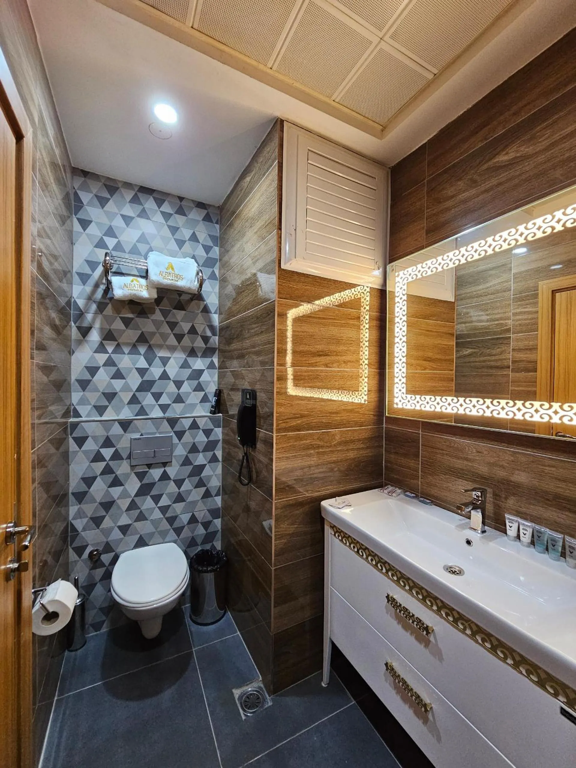 Shower in Albatros Premium Hôtel