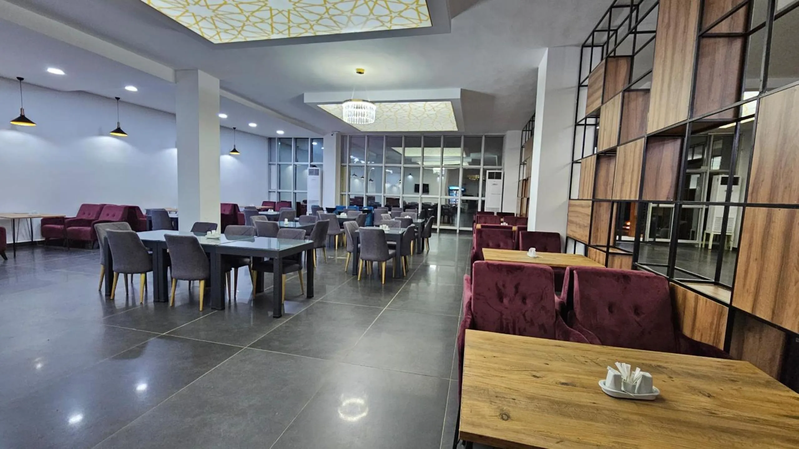 Restaurant/places to eat in Albatros Premium Hôtel