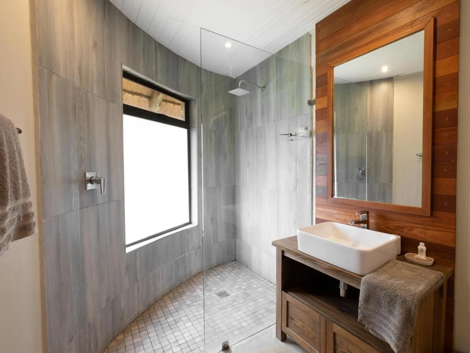 Bathroom in Rhino River Lodge