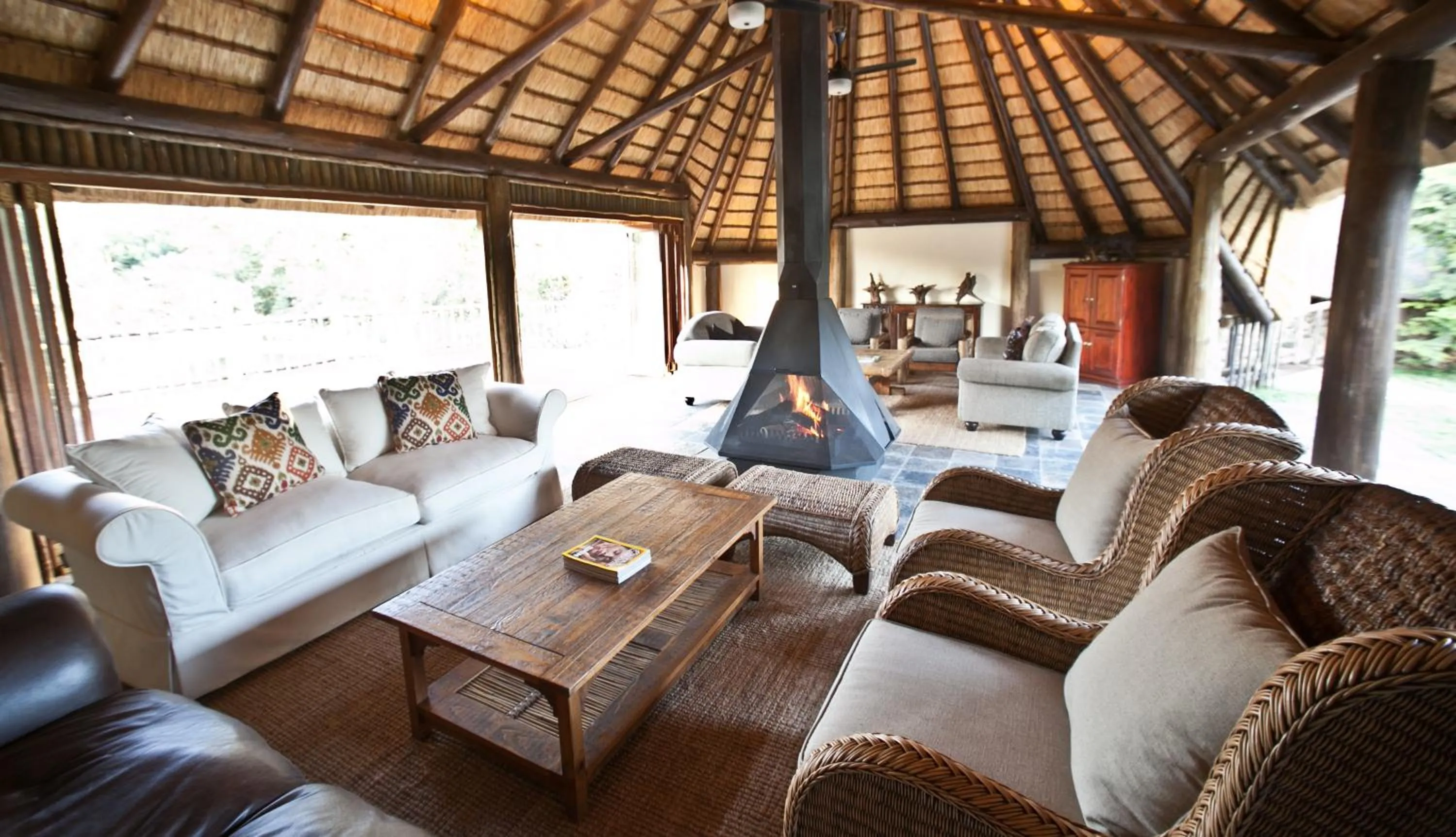 Communal lounge/ TV room in Rhino River Lodge