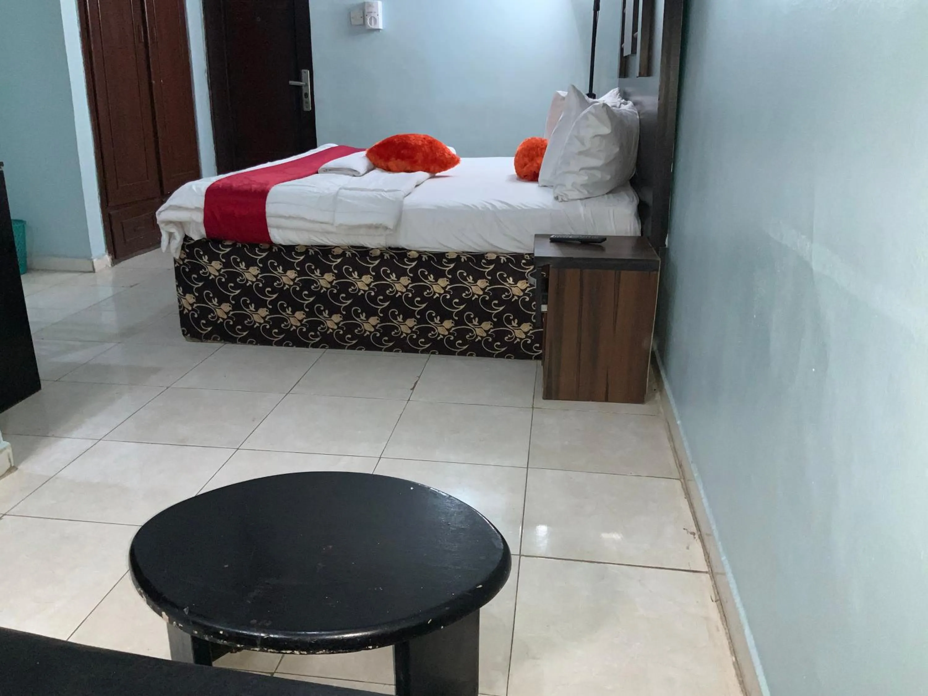 Senators Suites and Towers Hotel