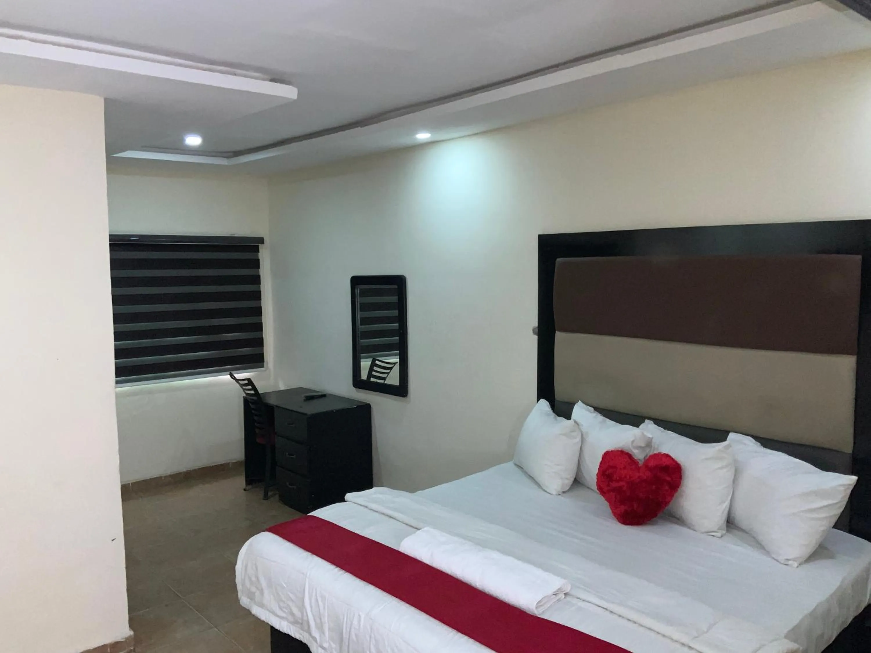 Senators Suites and Towers Hotel