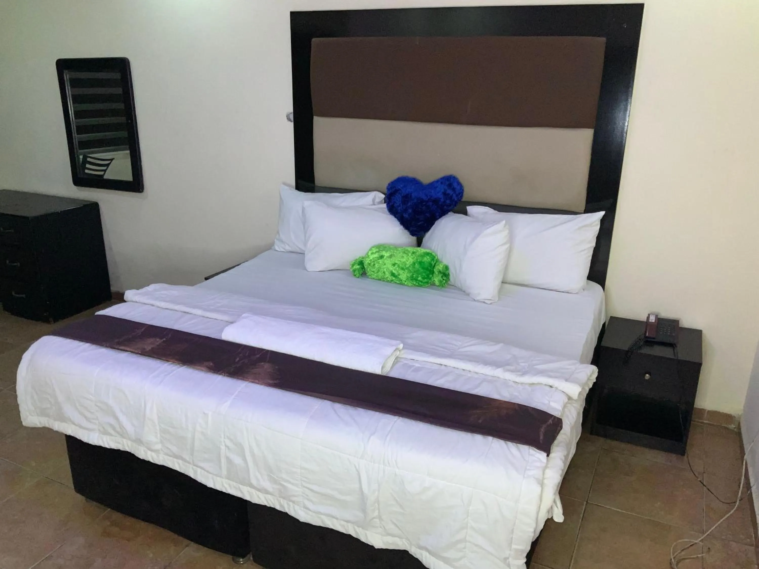 Senators Suites and Towers Hotel