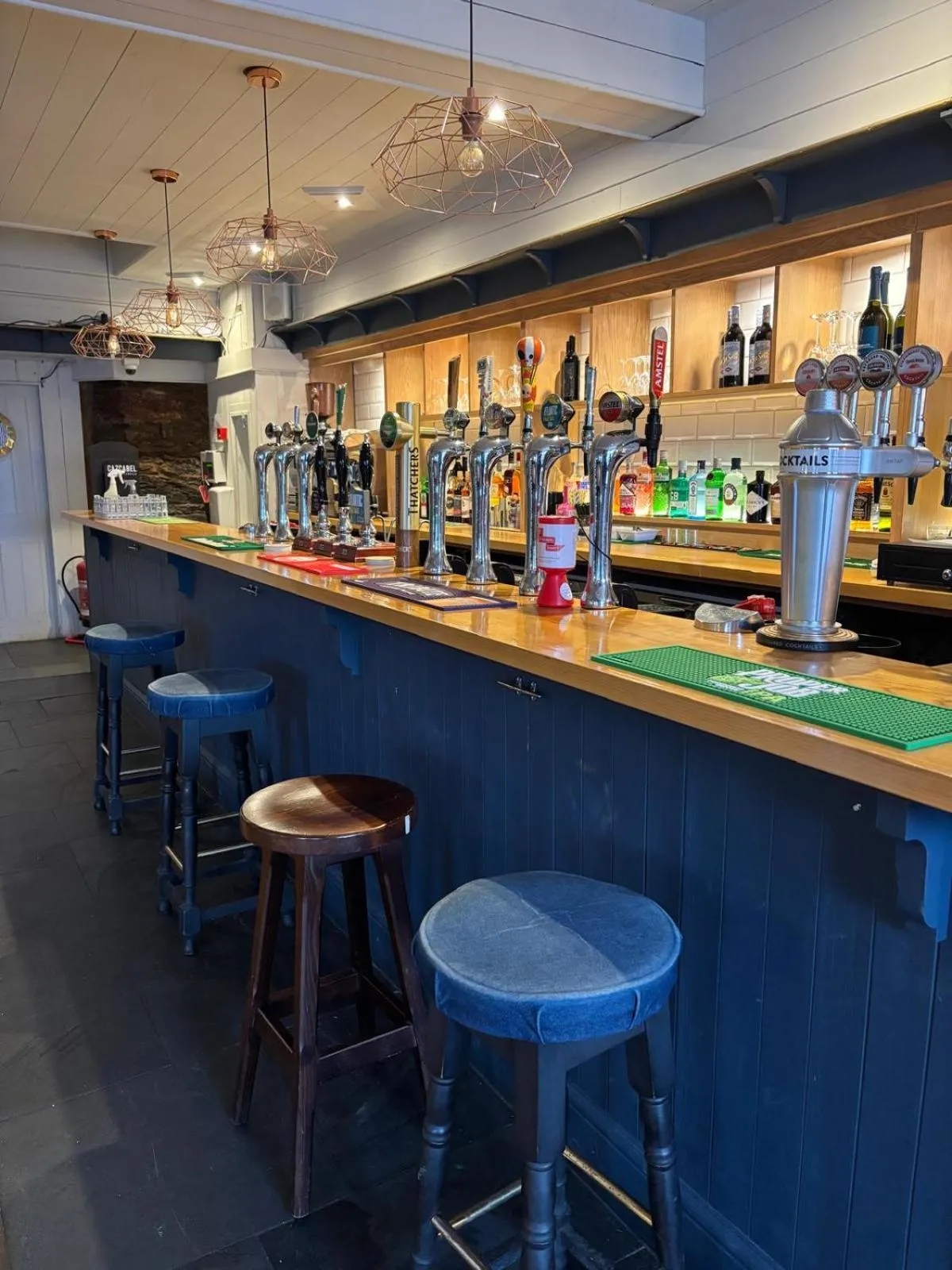Lounge or bar in The Mariners