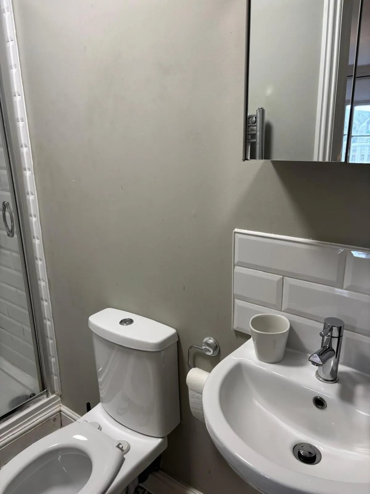 Toilet in The Mariners