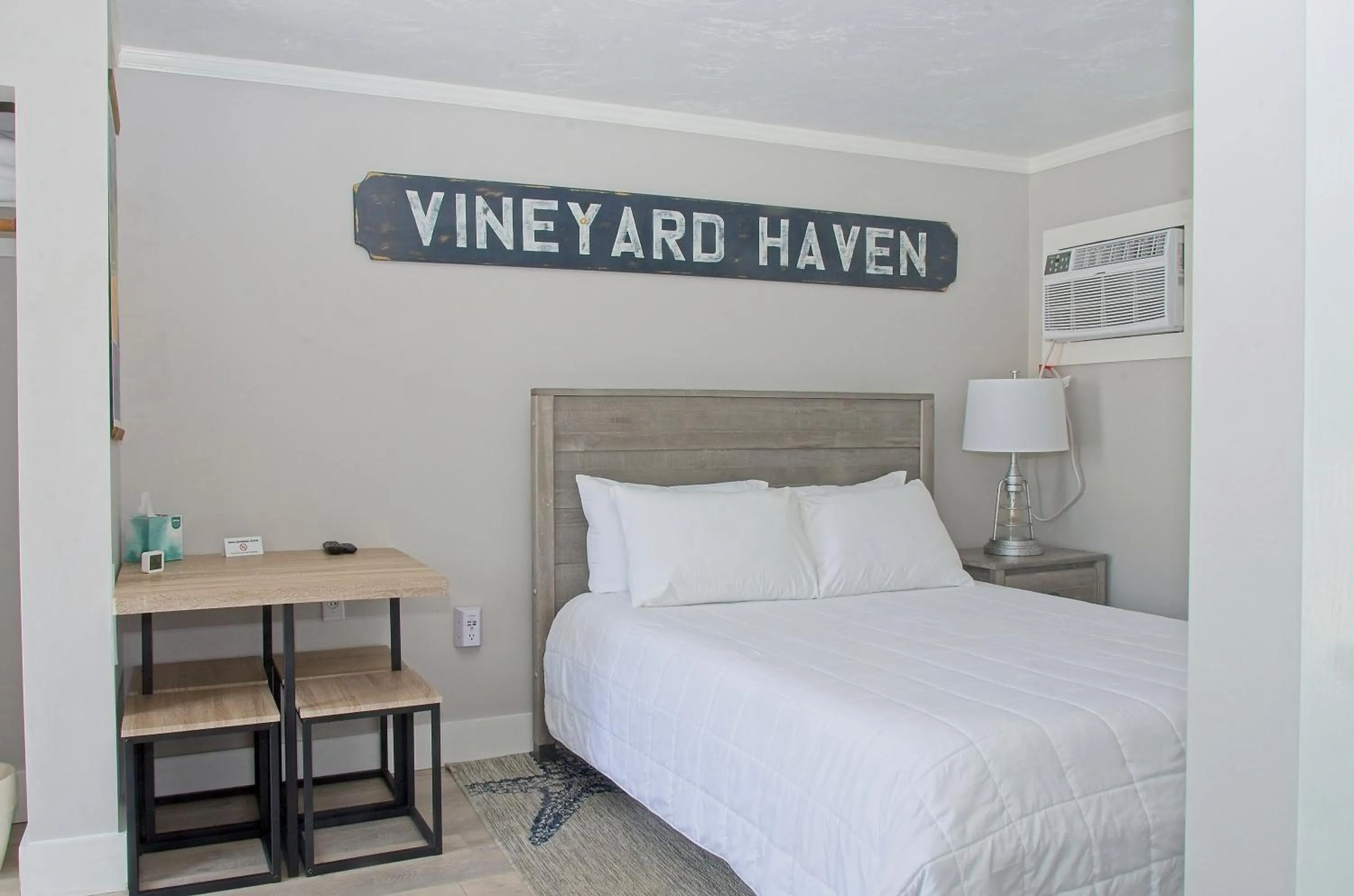 Vineyard Harbor Motel