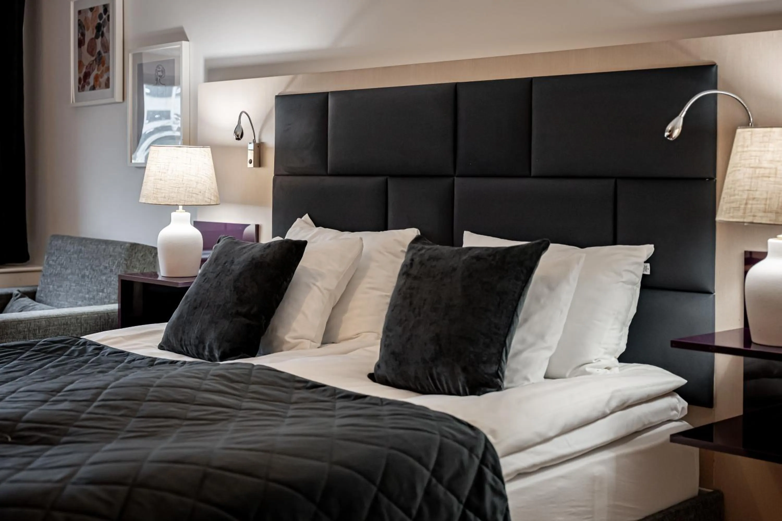 Bed in Injoy Premium Hotel Solna