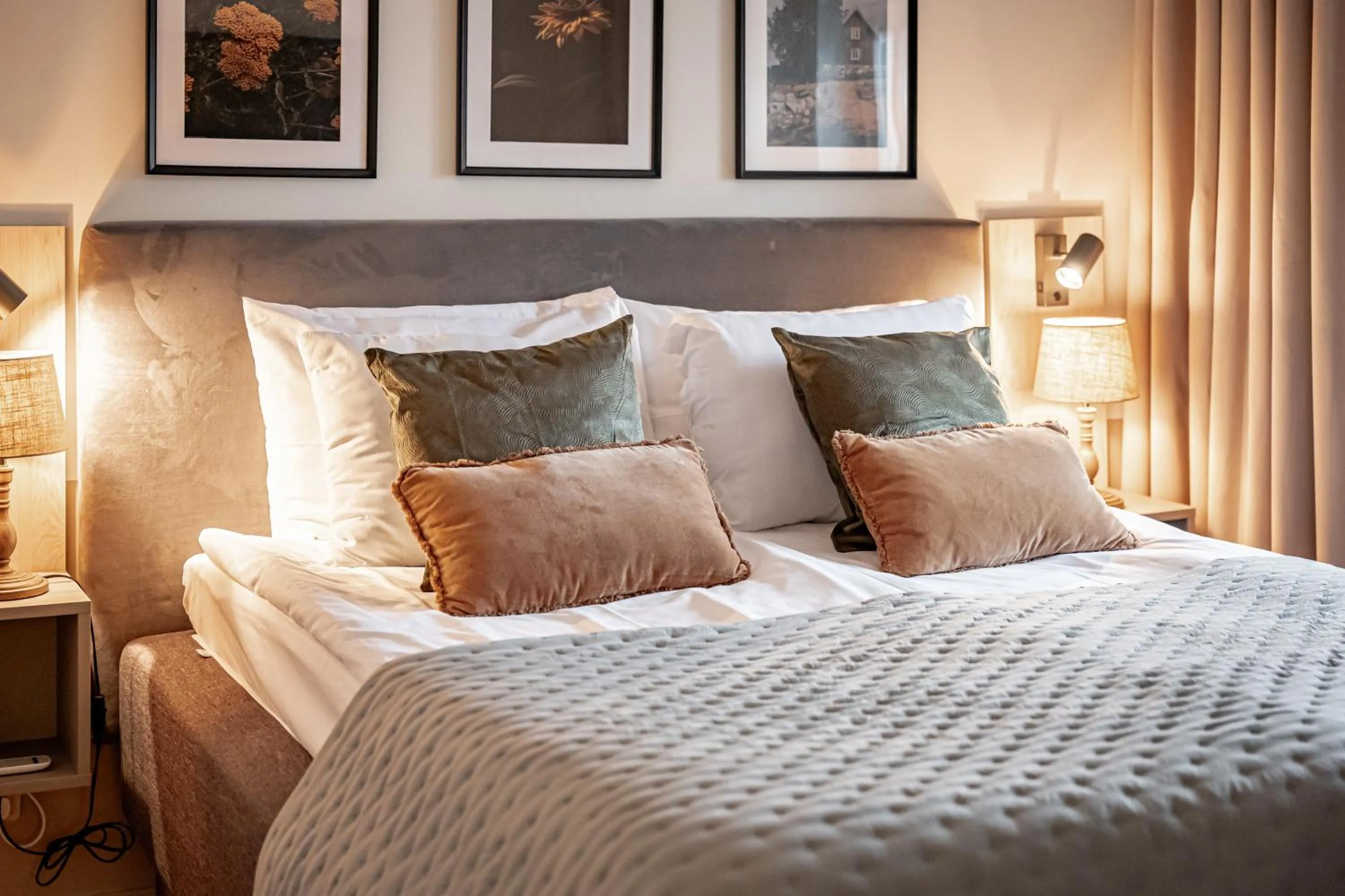 Bed in Injoy Premium Hotel Solna