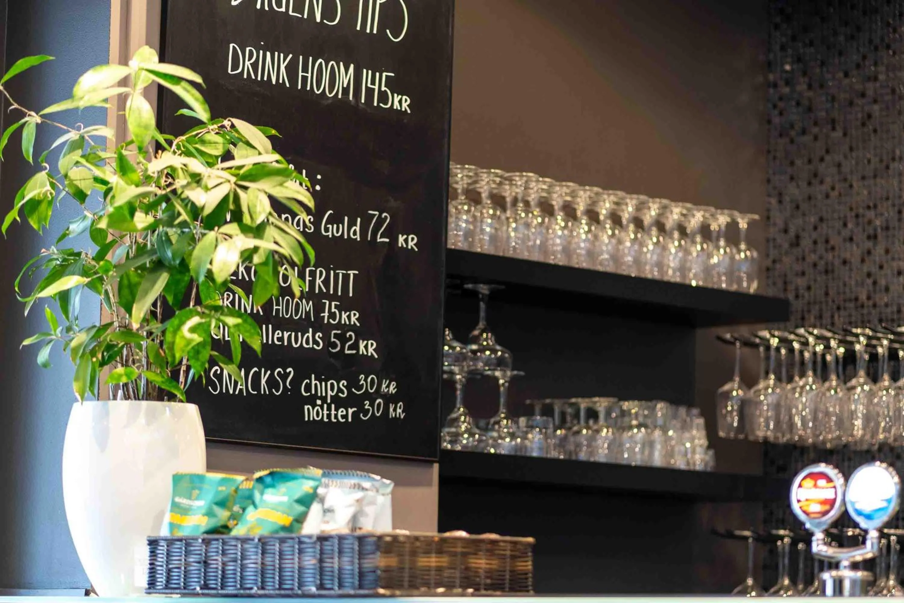 Lounge or bar in Injoy Premium Hotel Solna