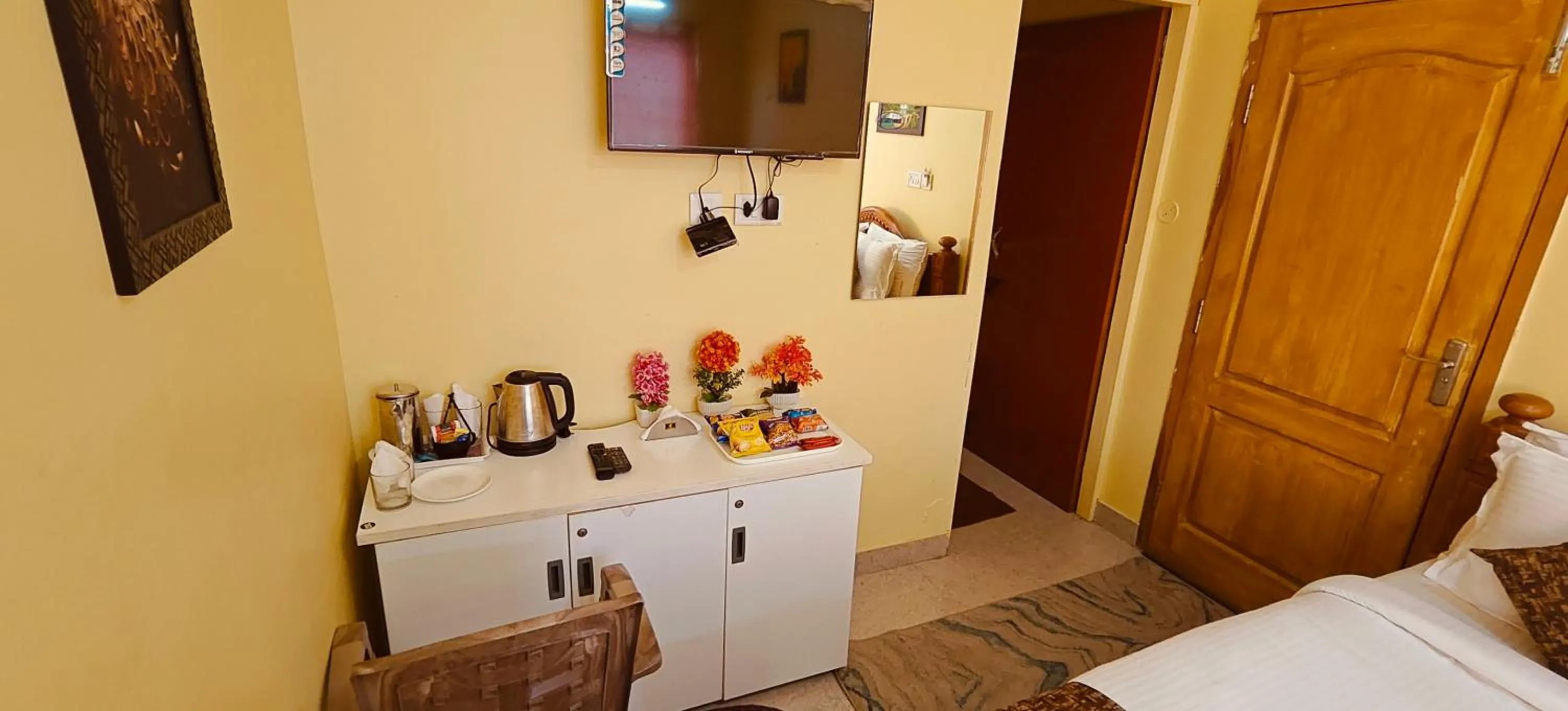 TV and multimedia, Bed in Kodai Hillscape
