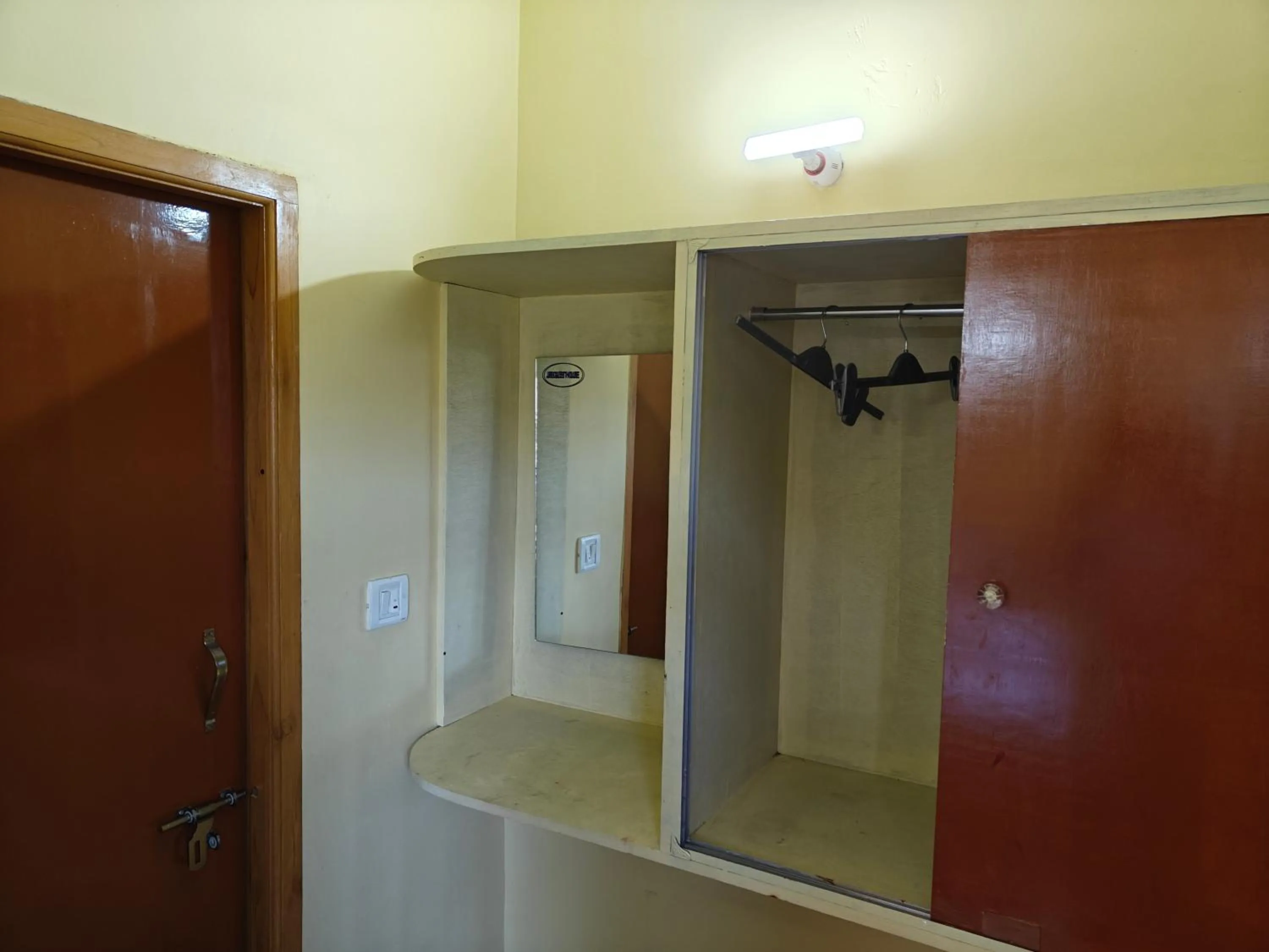 wardrobe in Kodai Hillscape