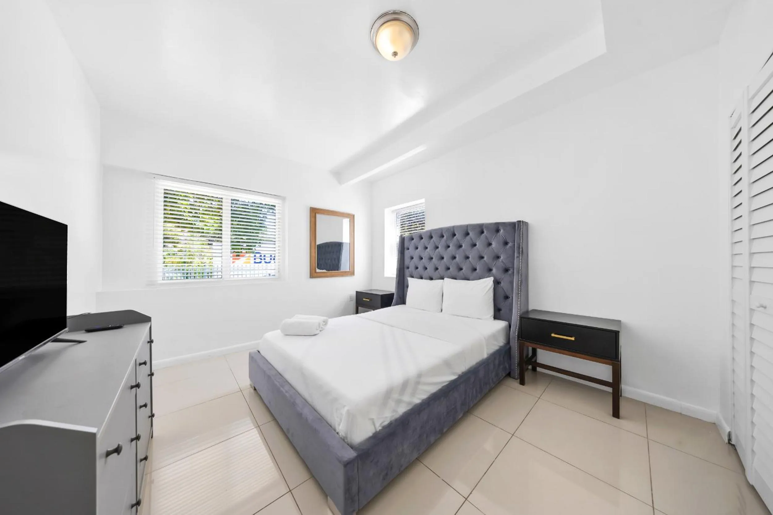 Bed in Renzzi Villas