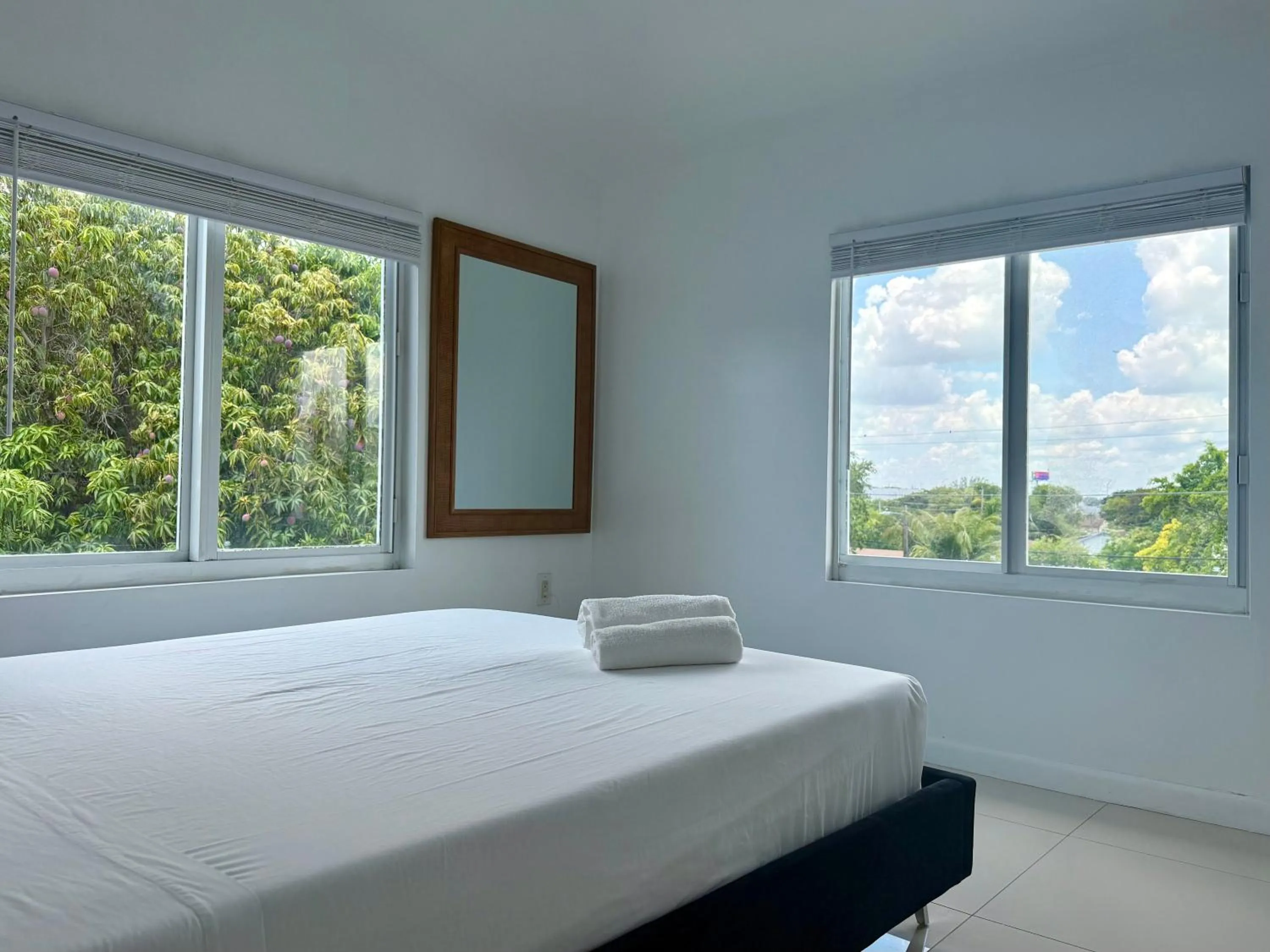 Photo of the whole room, Bed in Renzzi Villas