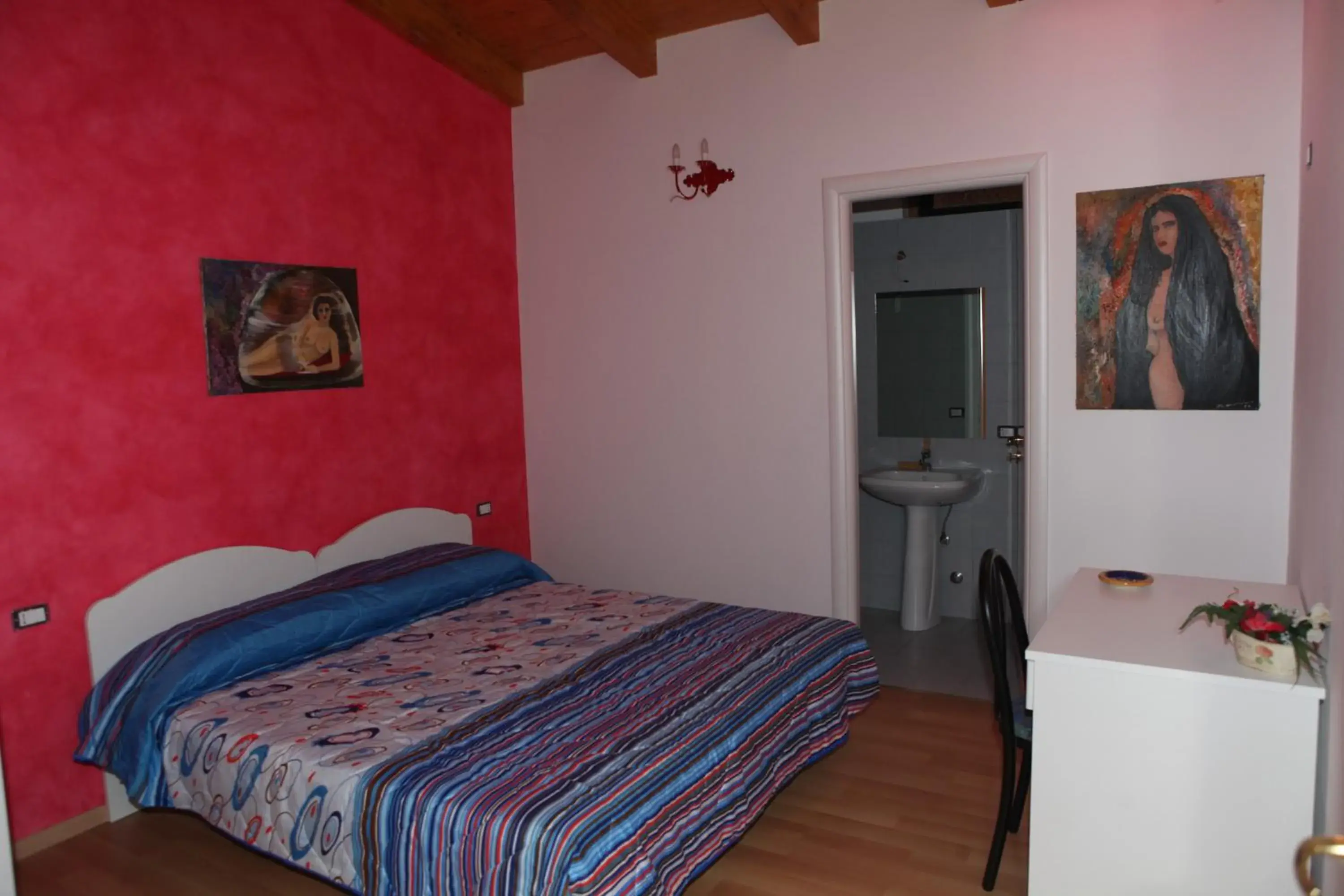 Double or Twin Room with Bathroom in Villa Monti Lepini Double or Twin Room with Bathroom in Villa Monti Lepini