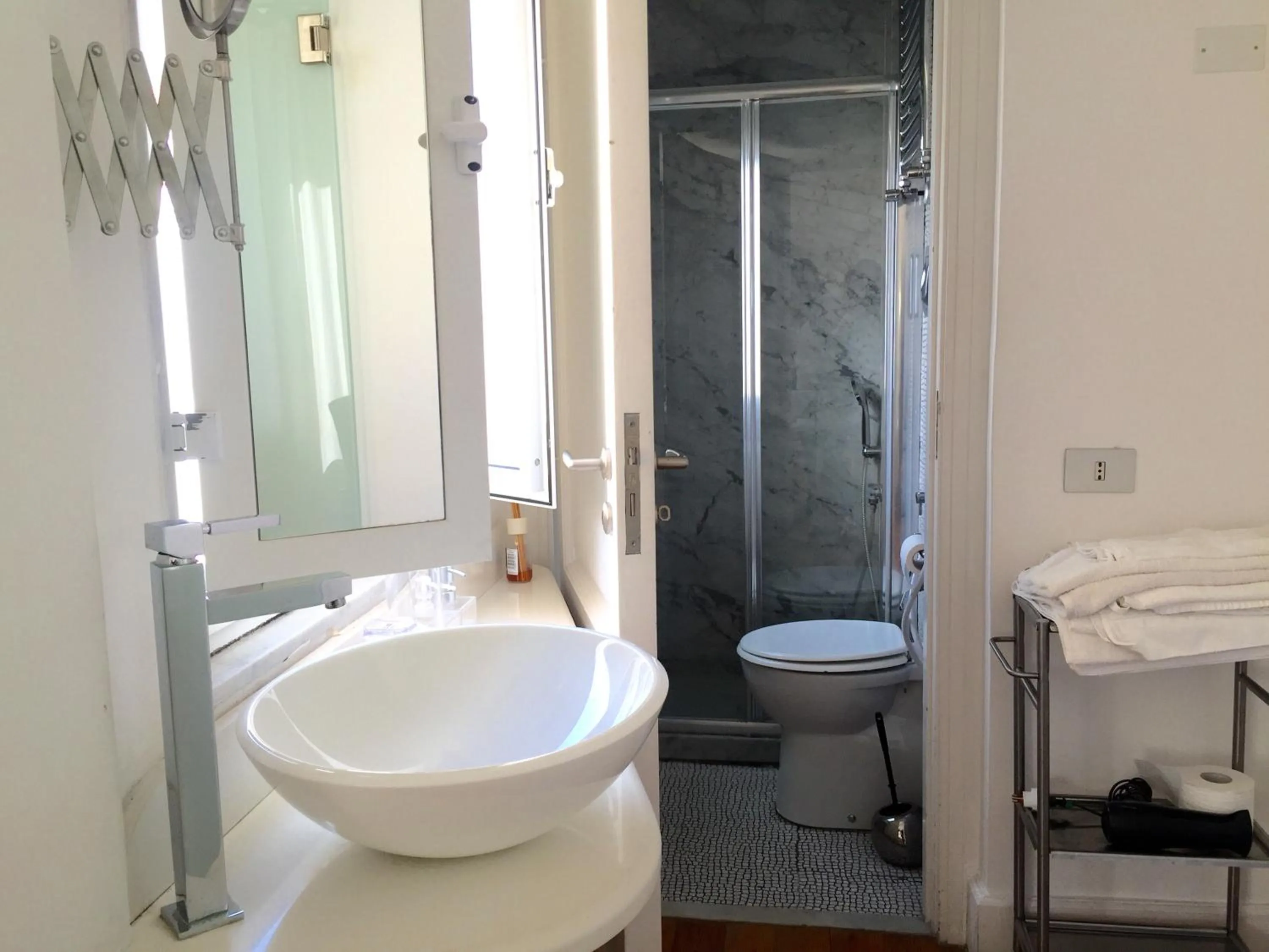 Shower in Relais Piazza dei Martiri