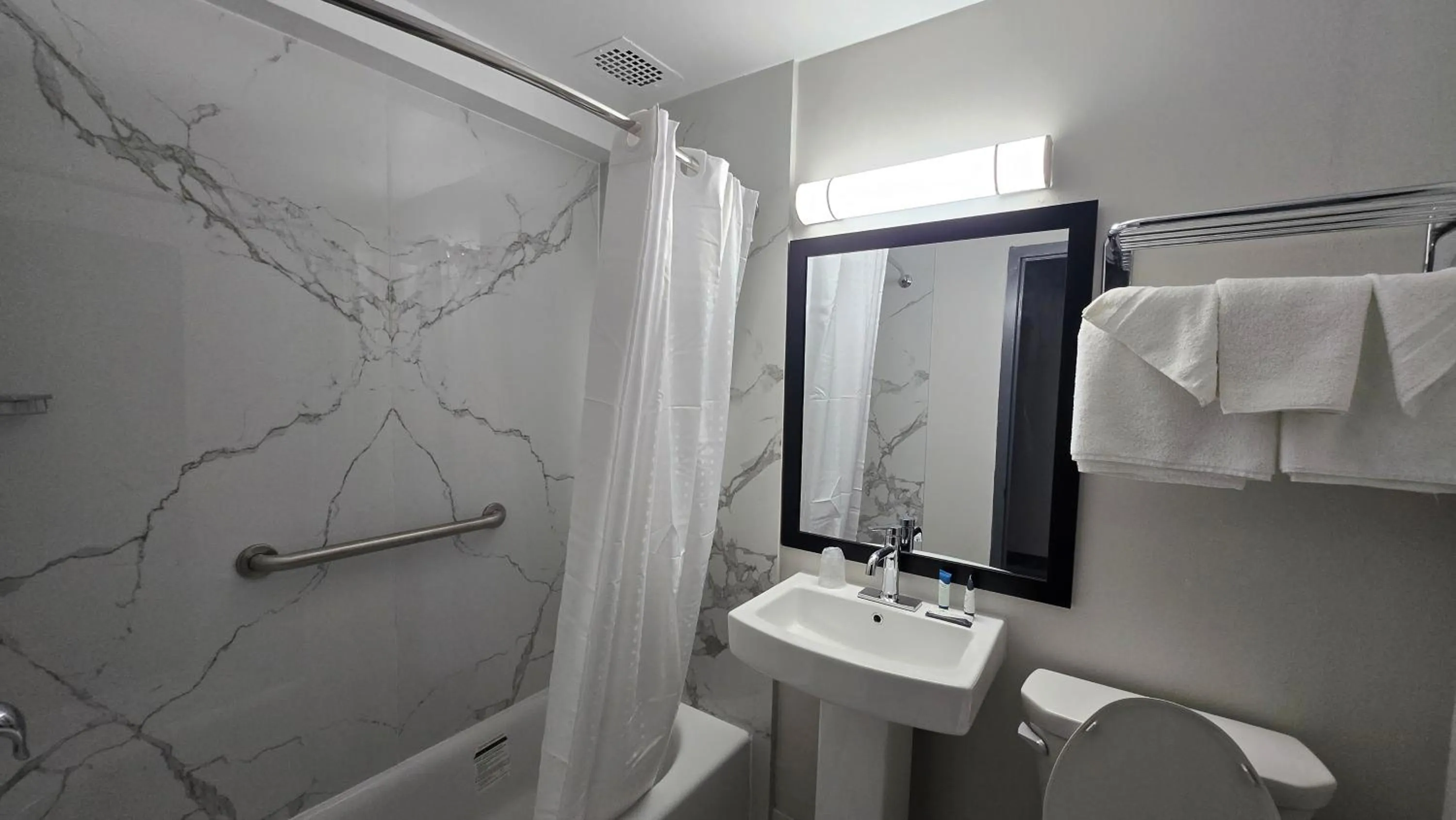 Roosevelt Inn at Roosevelt Blvd, Philadelphia, PA