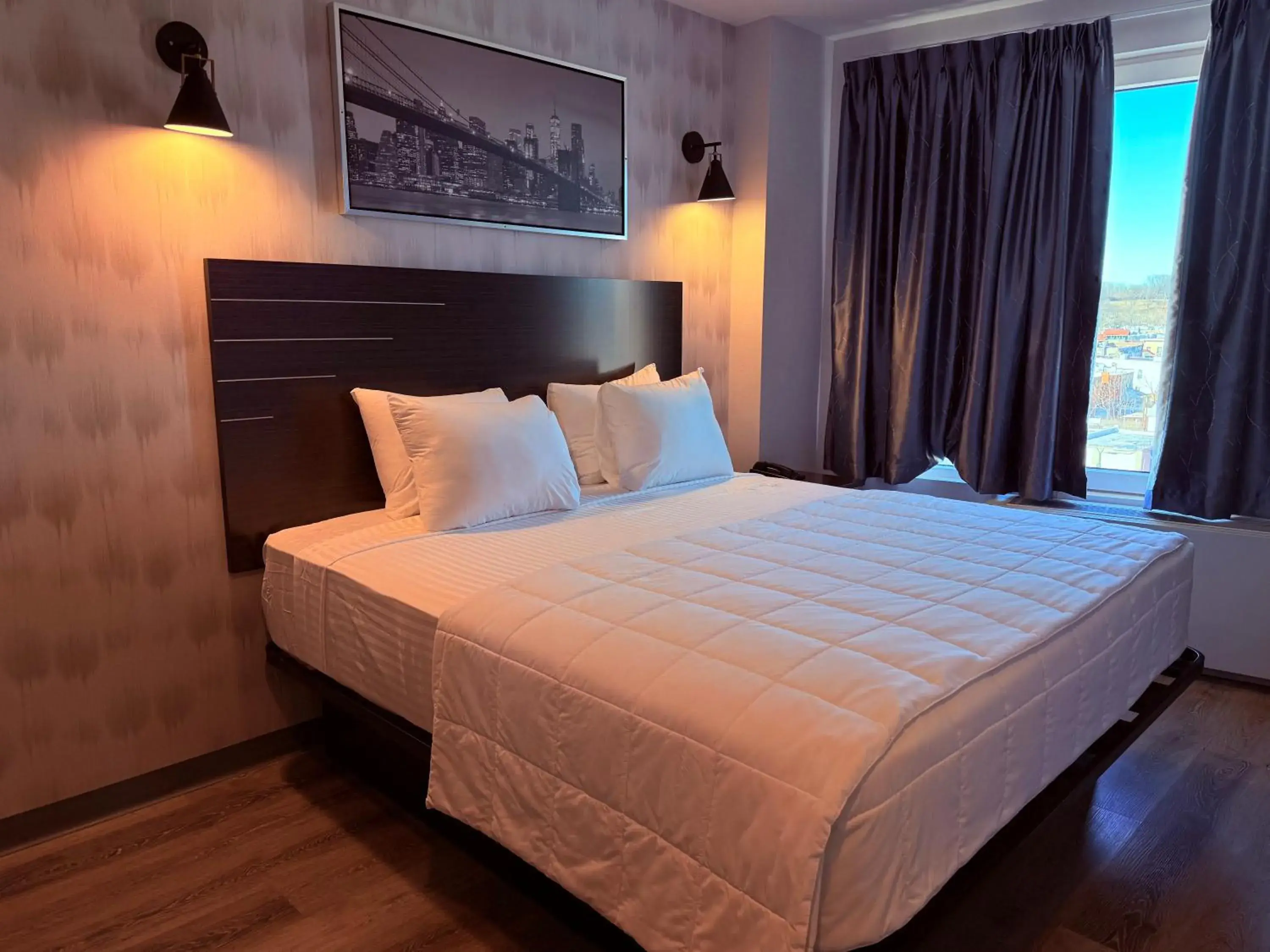 room service, Bed in Bkway Hotel Brooklyn room service, Bed in Bkway Hotel Brooklyn