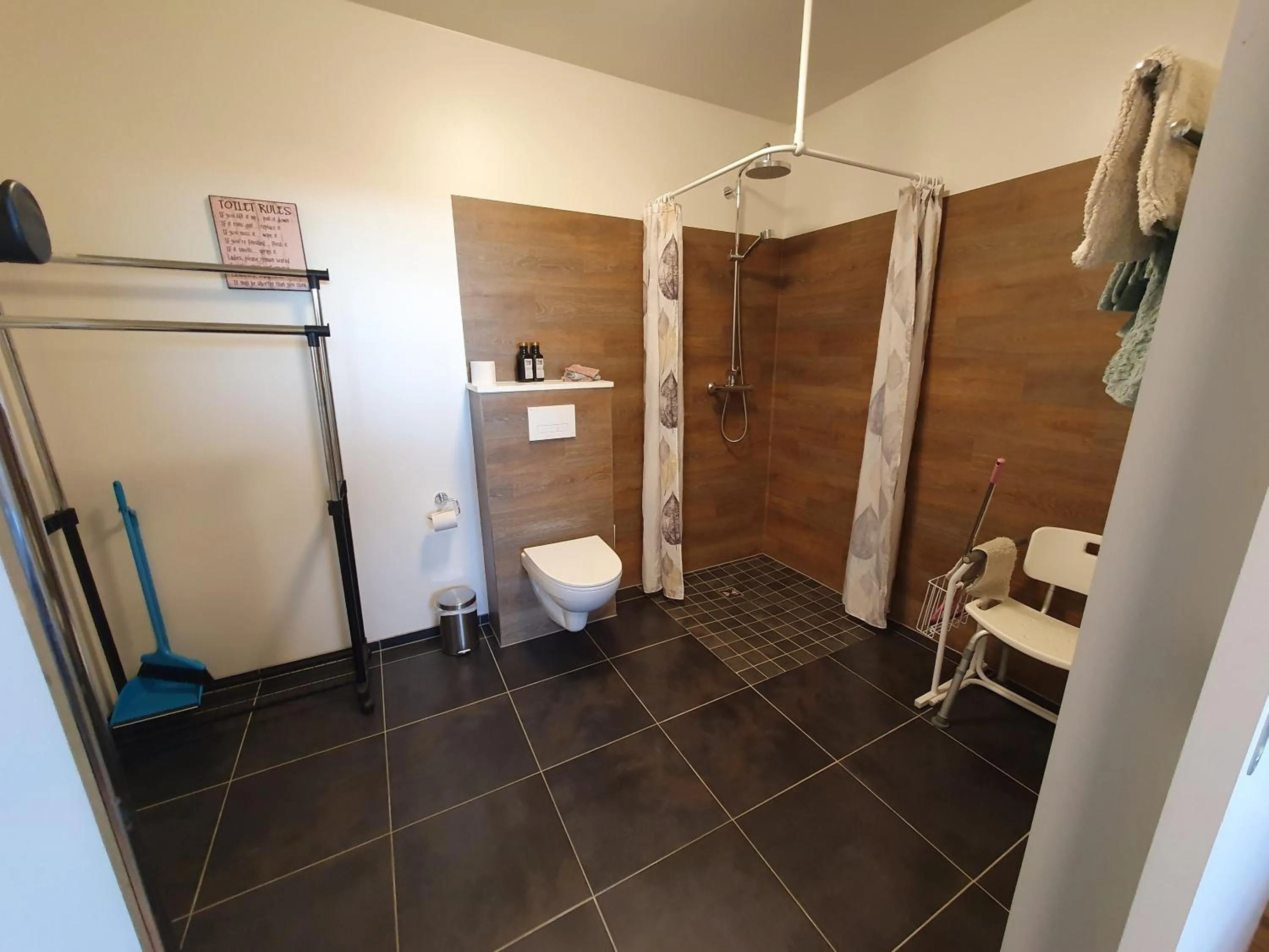 Shower in Skálatjörn Guesthouse