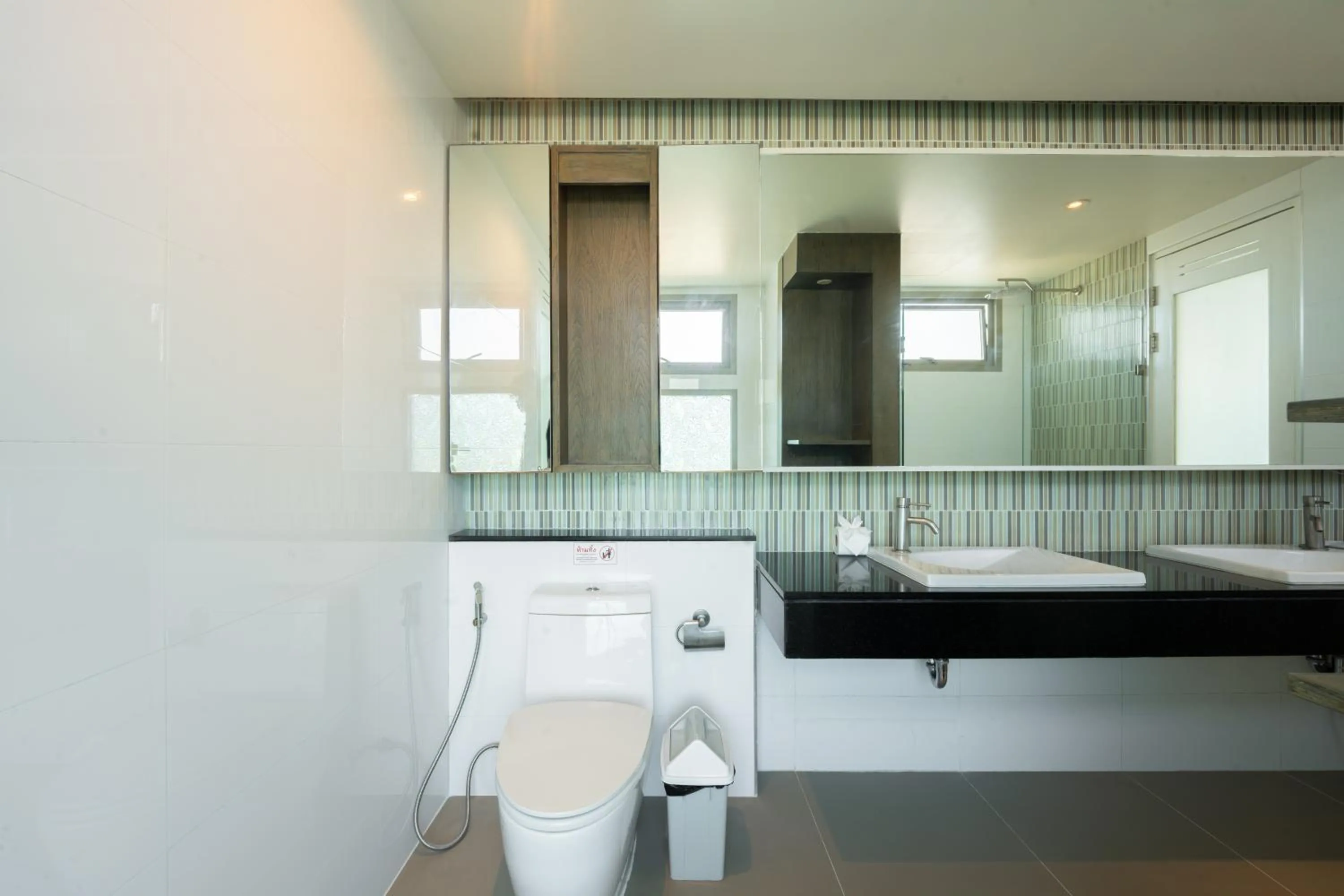 Toilet in Yenna Apartment