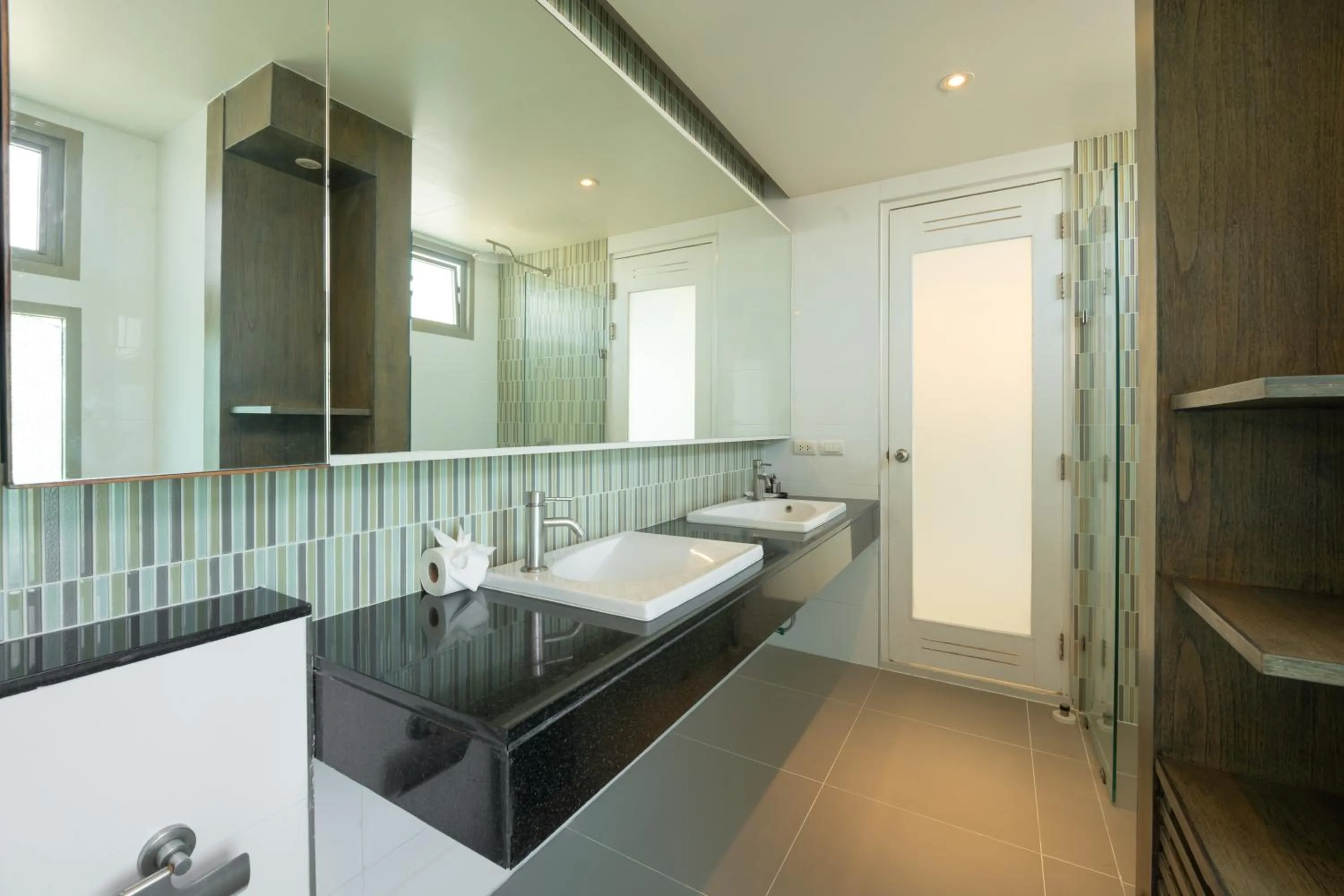 Bathroom in Yenna Apartment