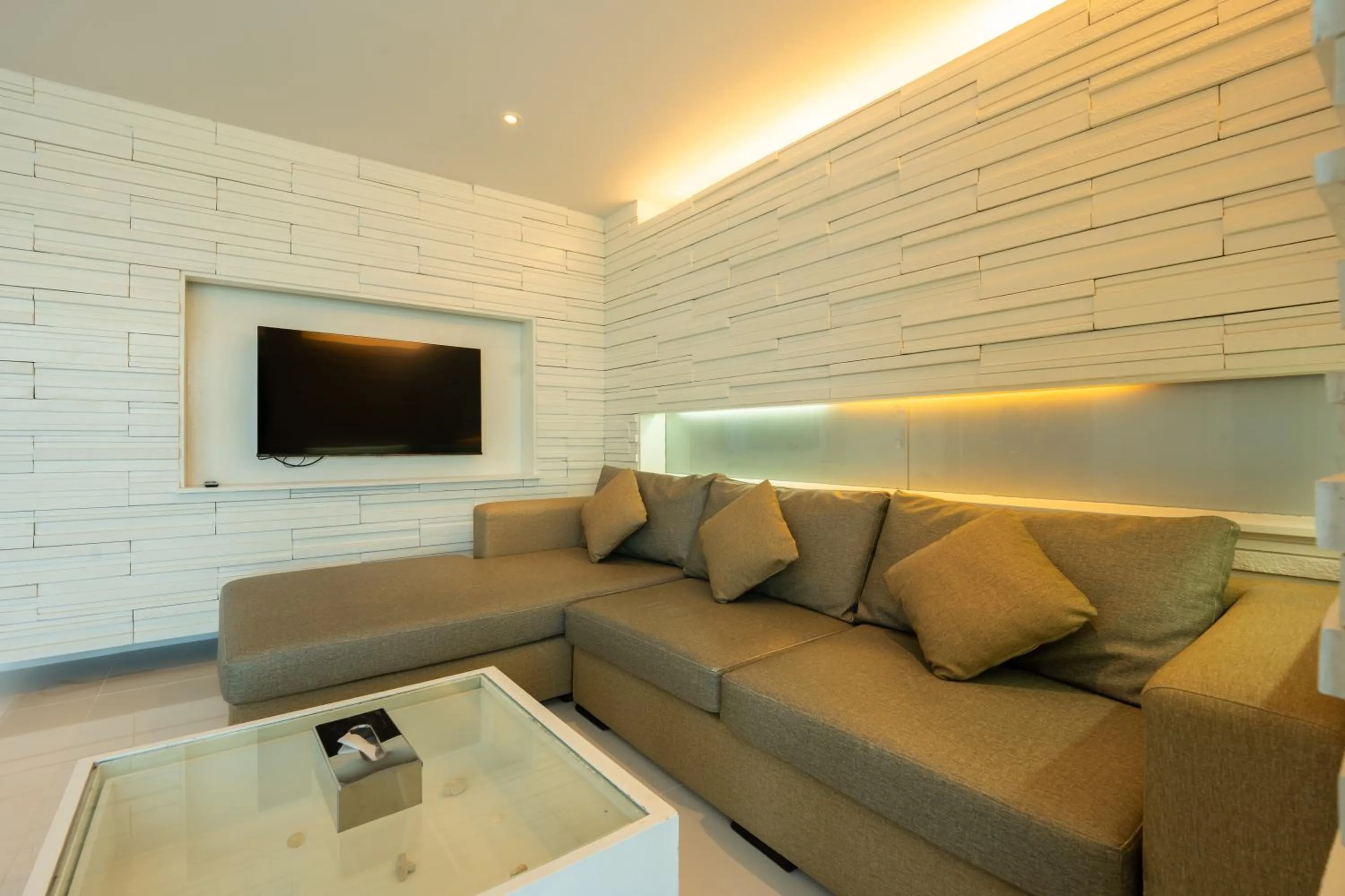 TV and multimedia in Yenna Apartment