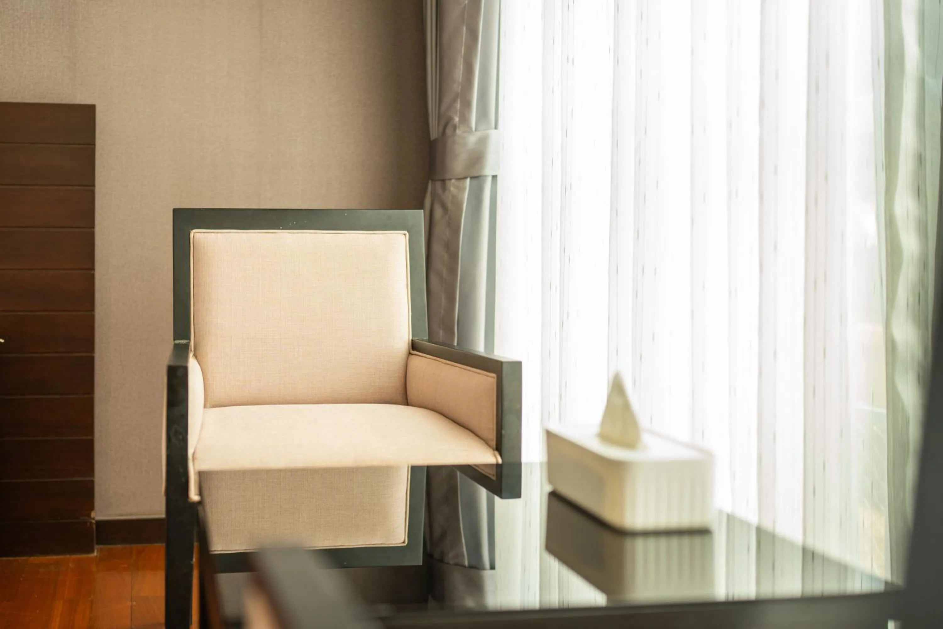 Seating area in Yenna Apartment